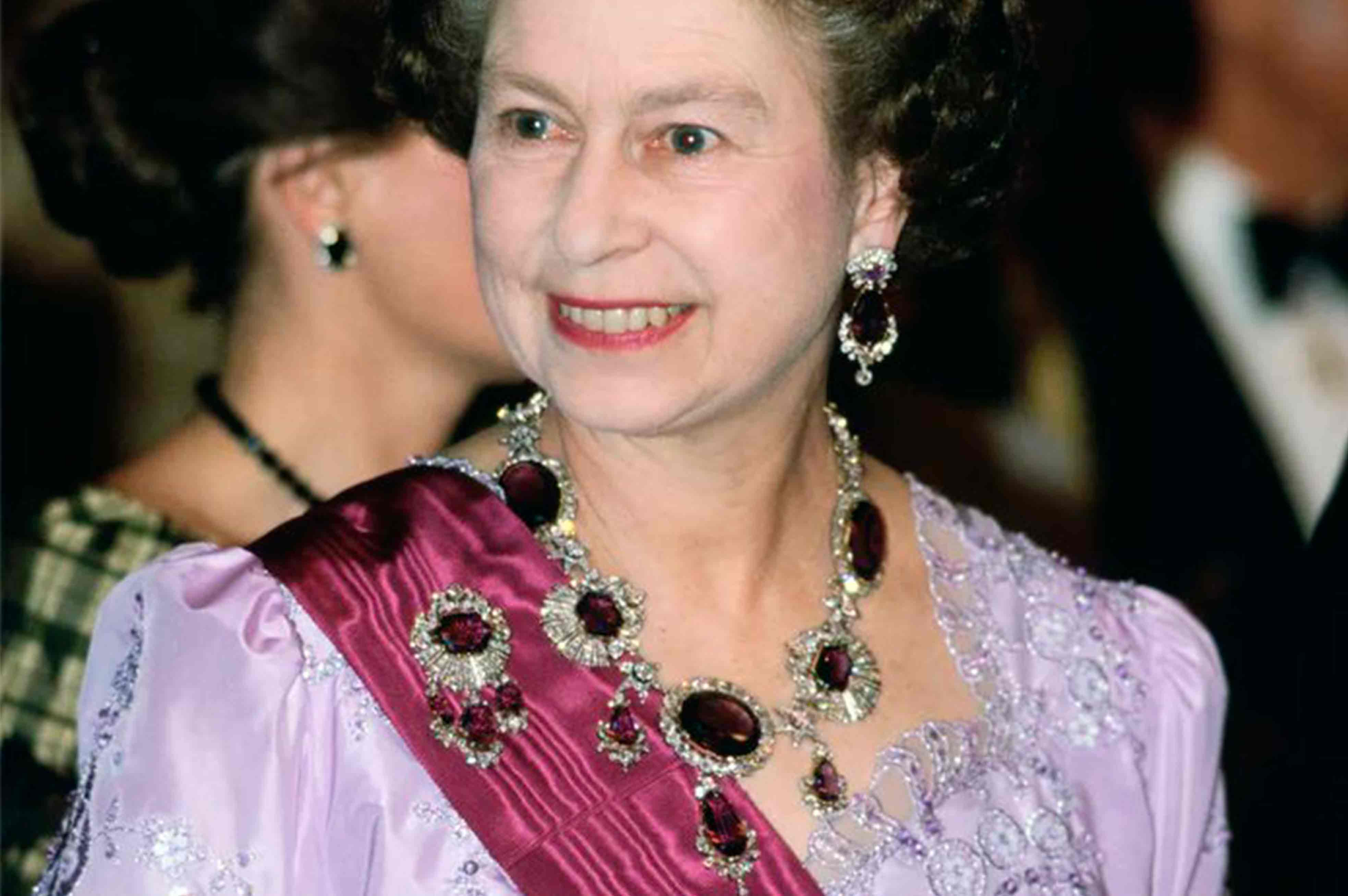 Las joyas más desusadas a herencia para la Reina Camila y la Princesa Catherine