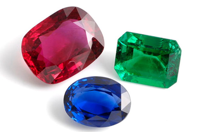 Rubí, zafiro y esmeralda: 1000 años siendo reyes de las piedras de color
