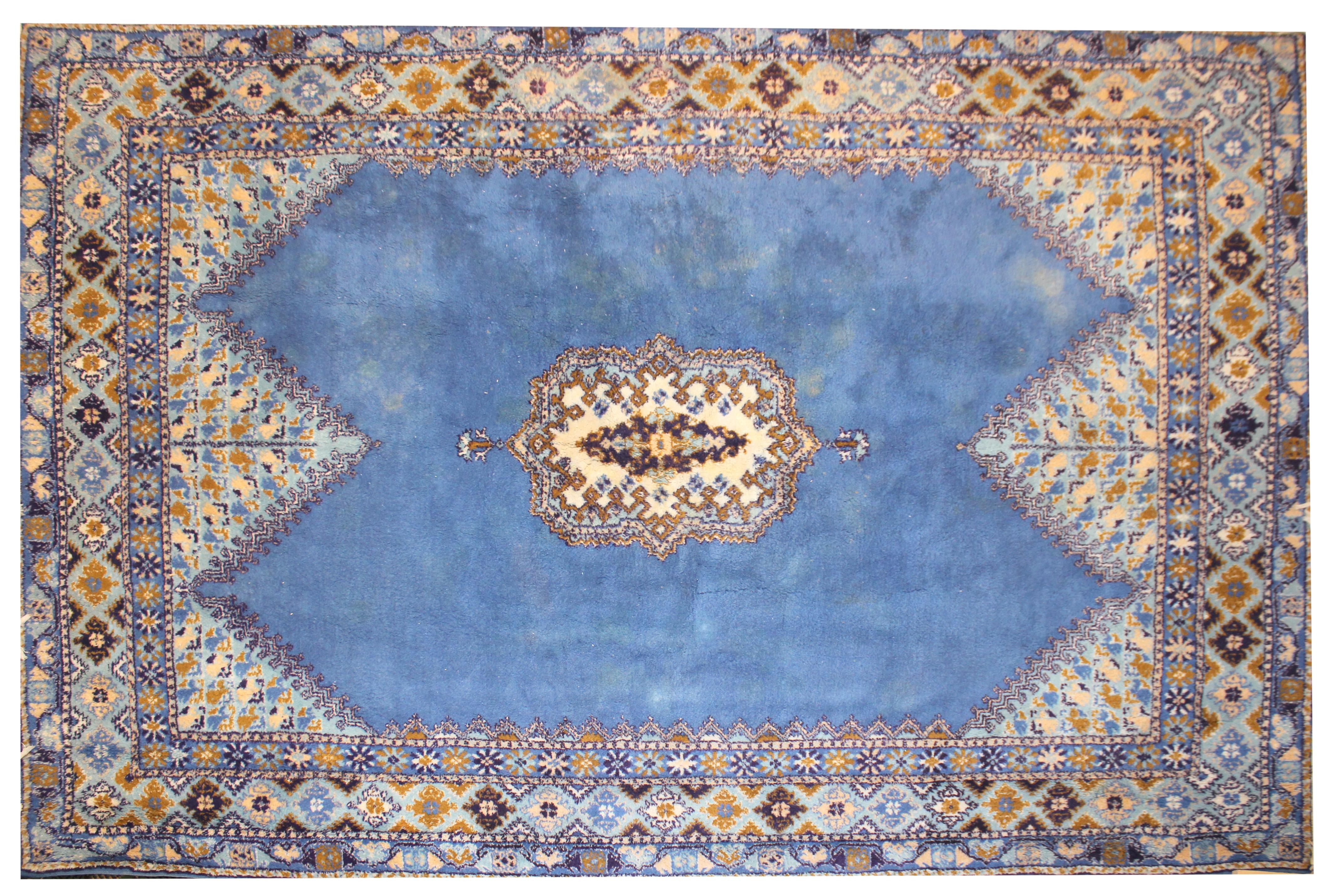PERSIAN RUG, 20TH CENTURY.