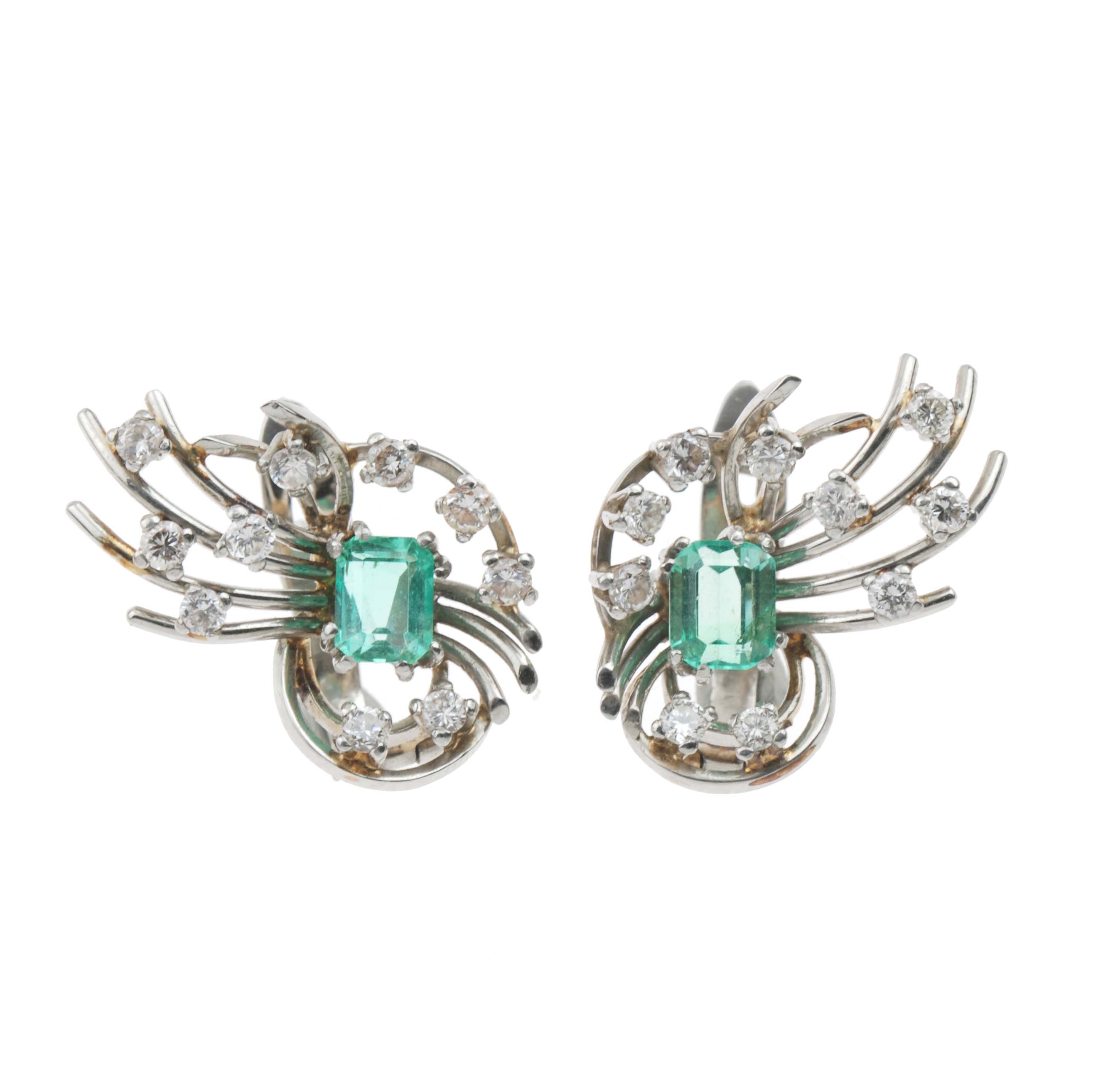 PENDIENTES CON ESMERALDA Y DIAMANTES.