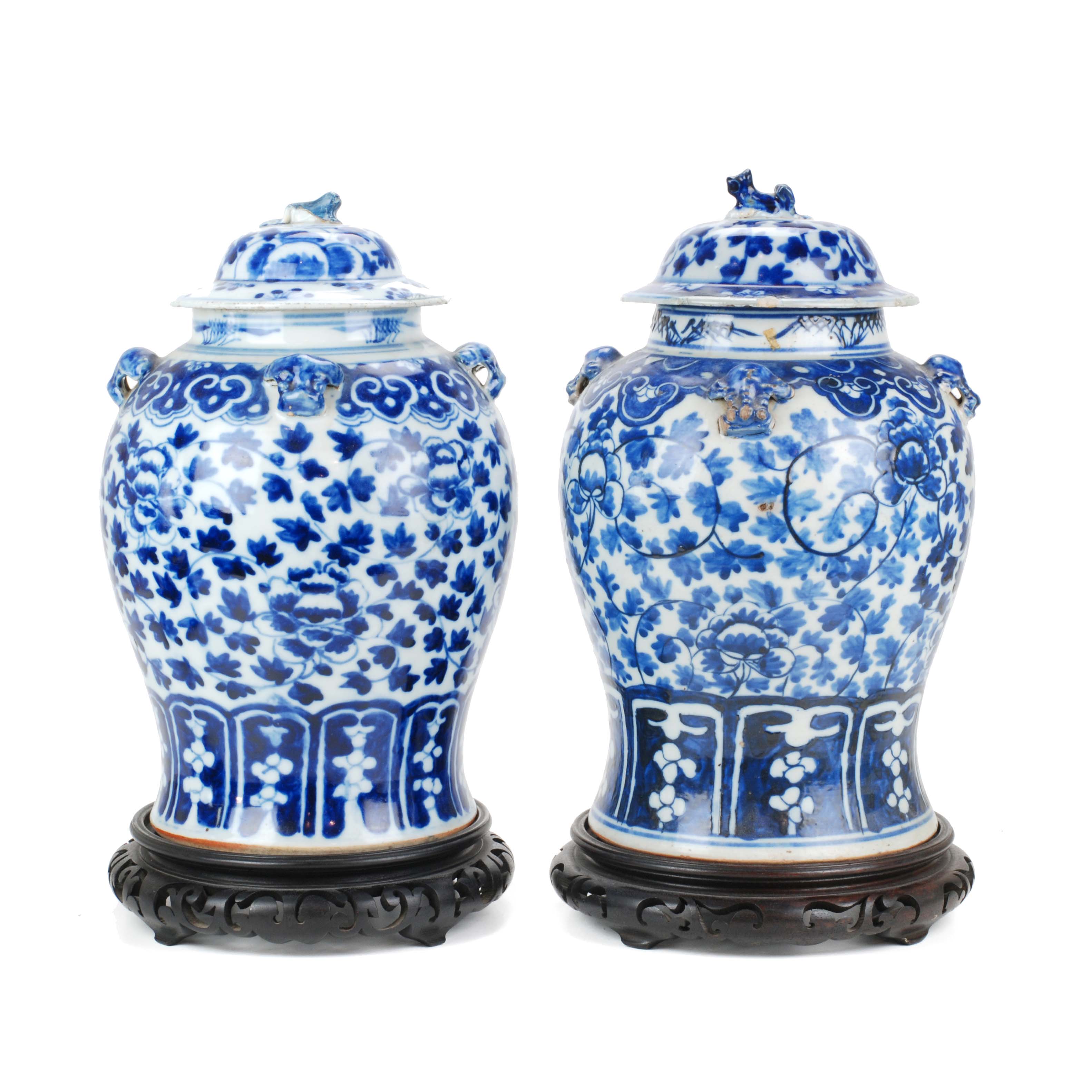 19TH CENTURY CHINESE SCHOOL PAREJA DE JARRONES.