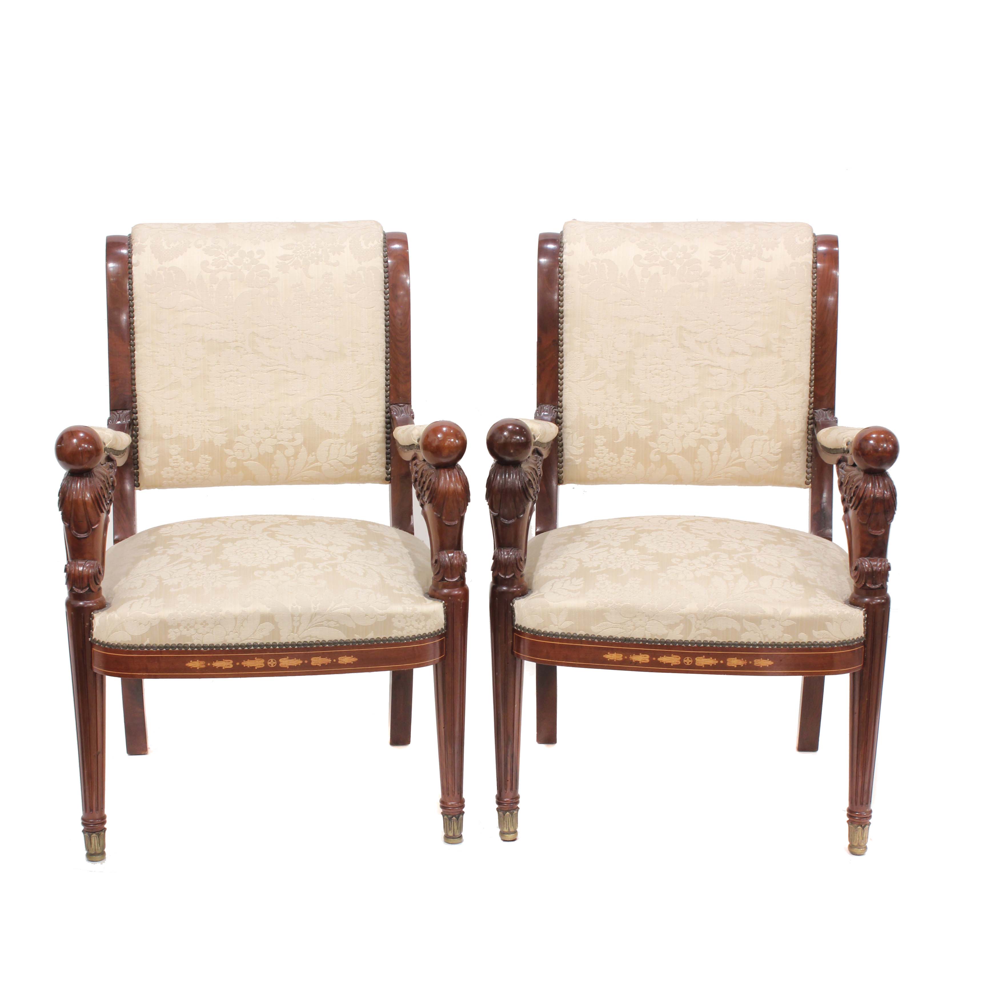 PAREJA DE SILLONES ESTILO VICTORIANO, MED. SIGLO XX.