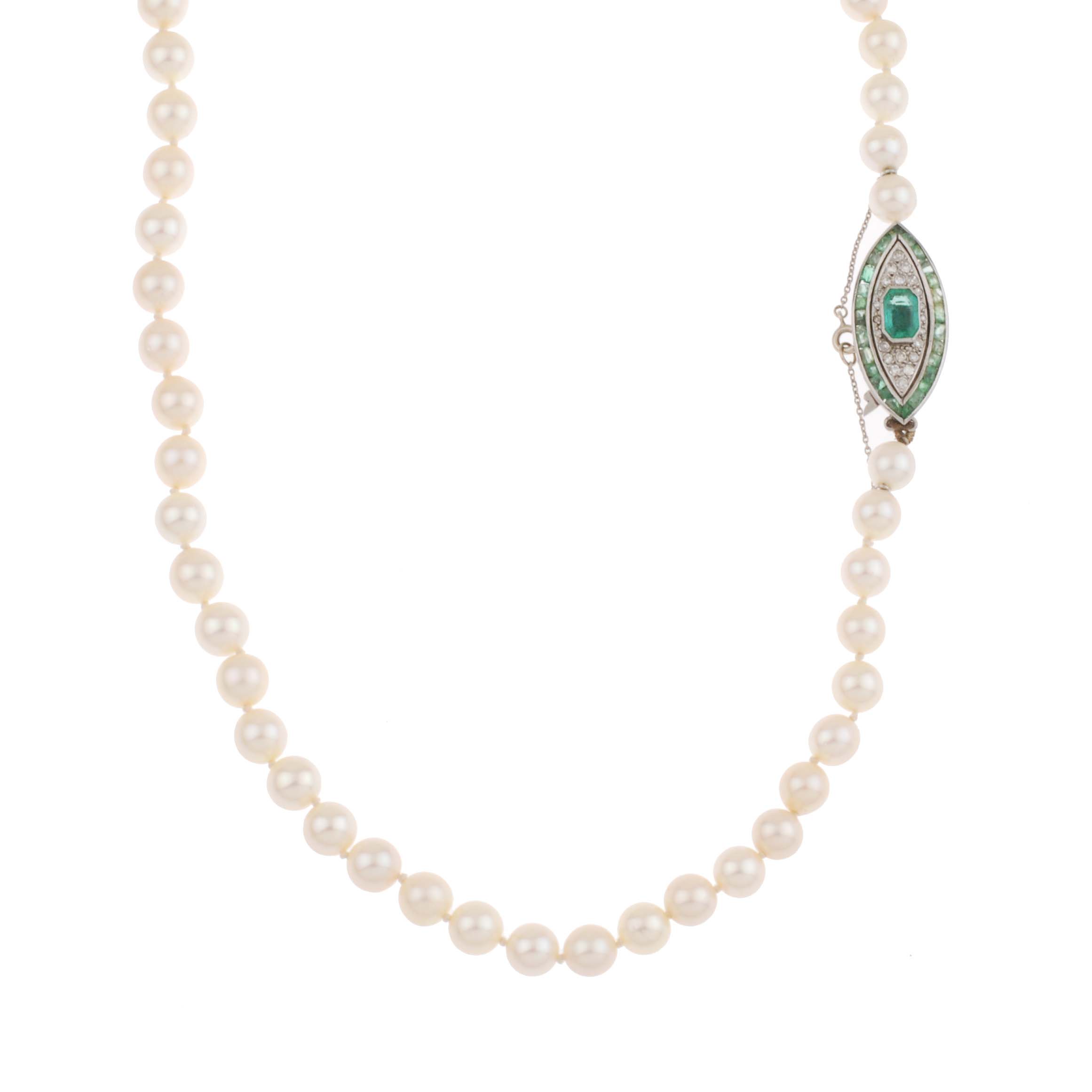 LONG PEARL NECKLACE.