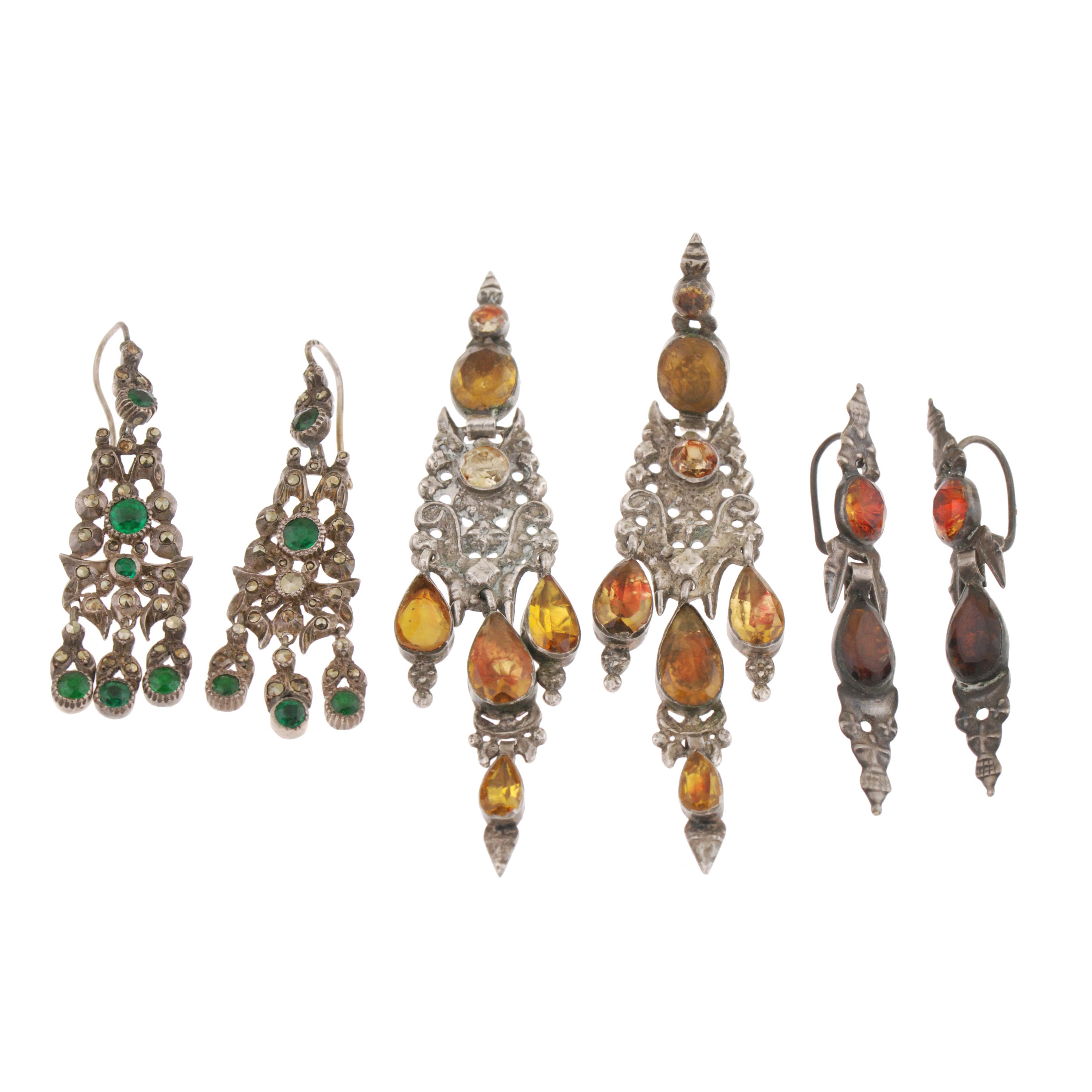 THREE CATALAN EARRINGS, SIGLO C19th