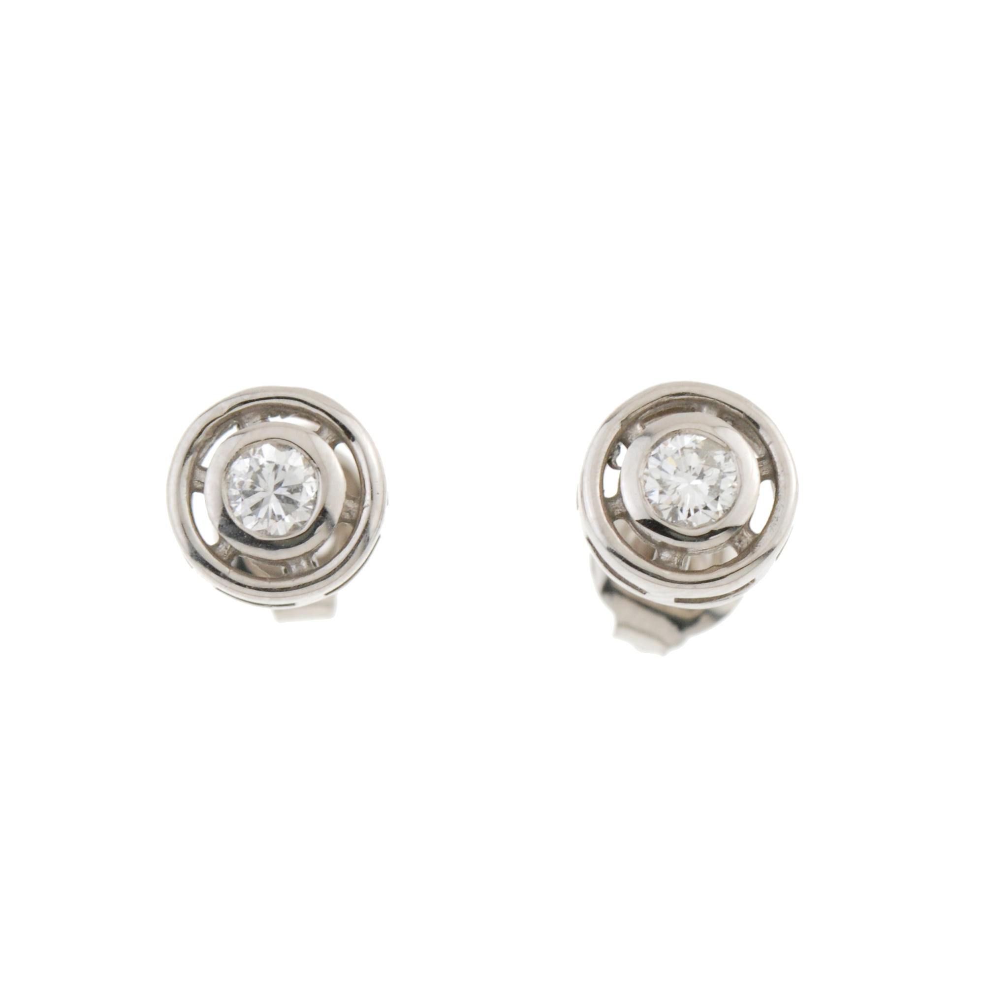 DIAMOND STUD EARRINGS.