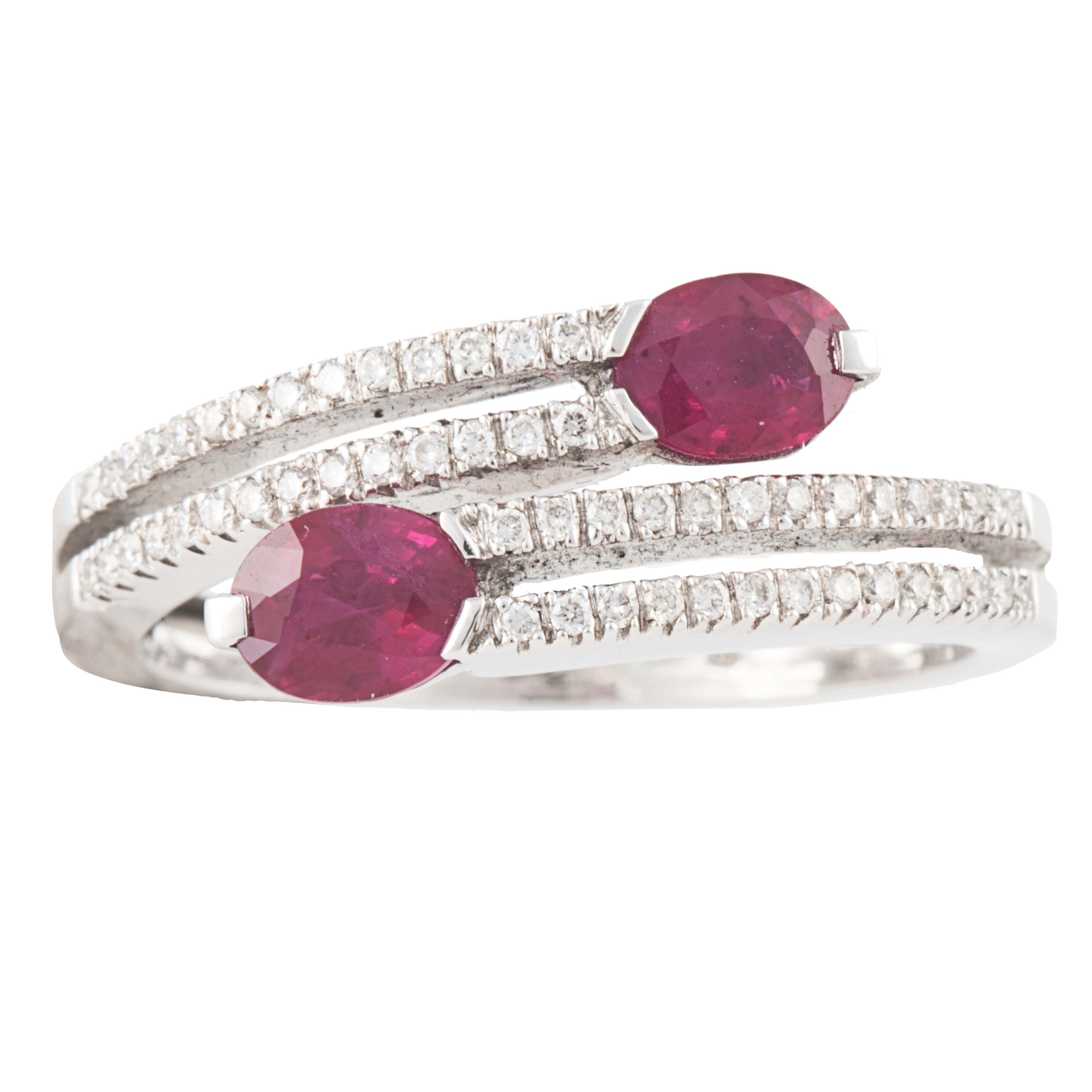 RUBY AND BRILLIANT CUT DIAMOND RING.