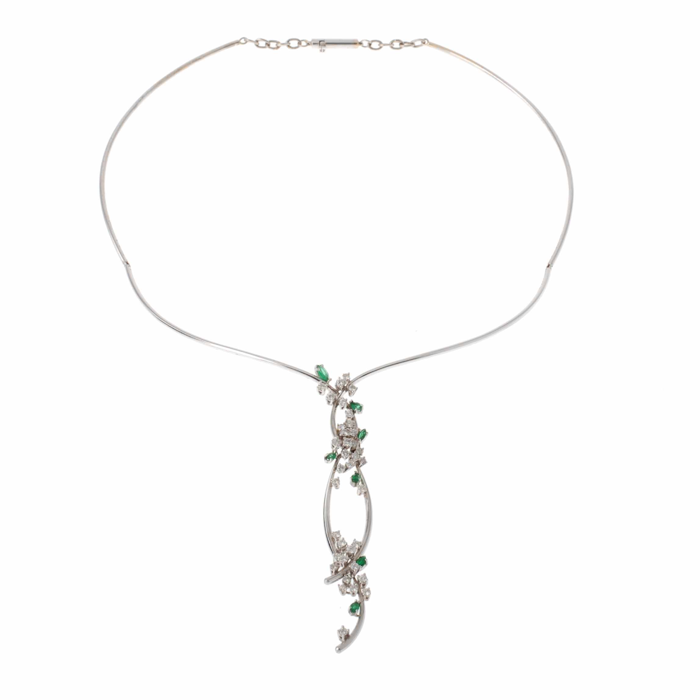 EMERALDS AND DIAMONDS RIGID NECKLACE, 20TH CENTURY.