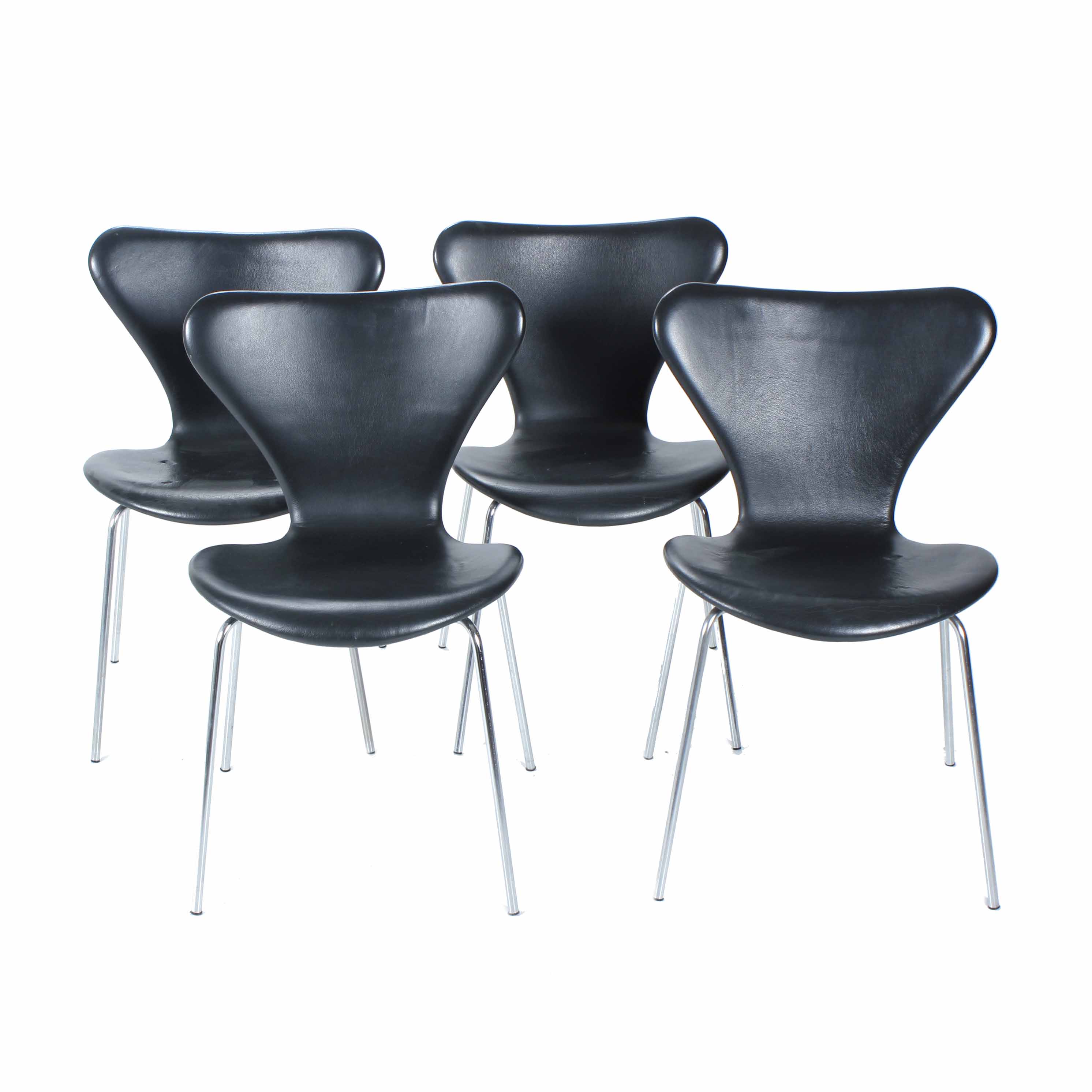 ARNE JACOBSEN (1902-1971). JUEGO DE CUATRO SILLAS, "SERIE S