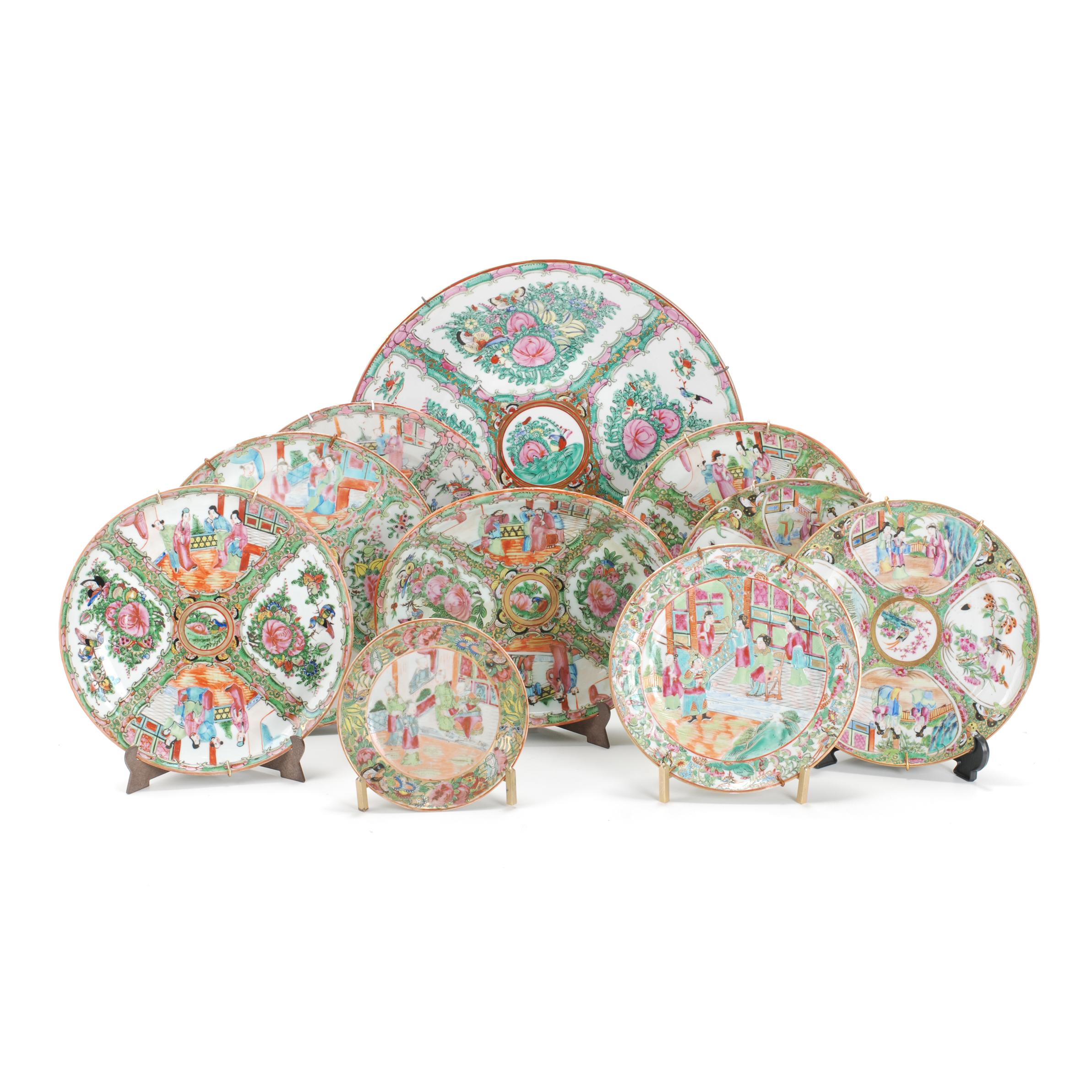 SET OF TEN CHINESE DISHES, 20TH CENTURY. 