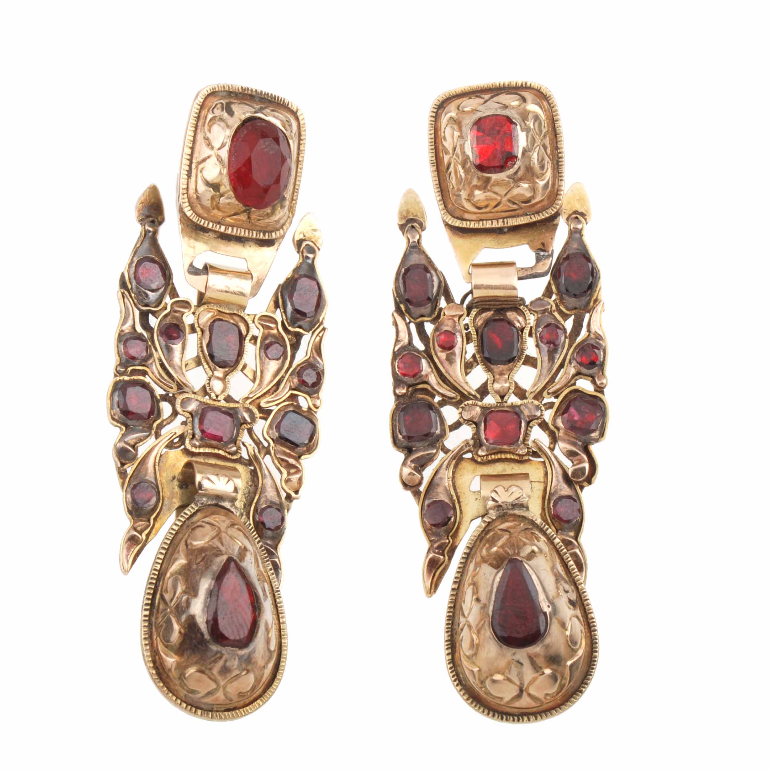 CATALAN GOLD AND GARNETS EARRINGS, 19TH CENTURY.