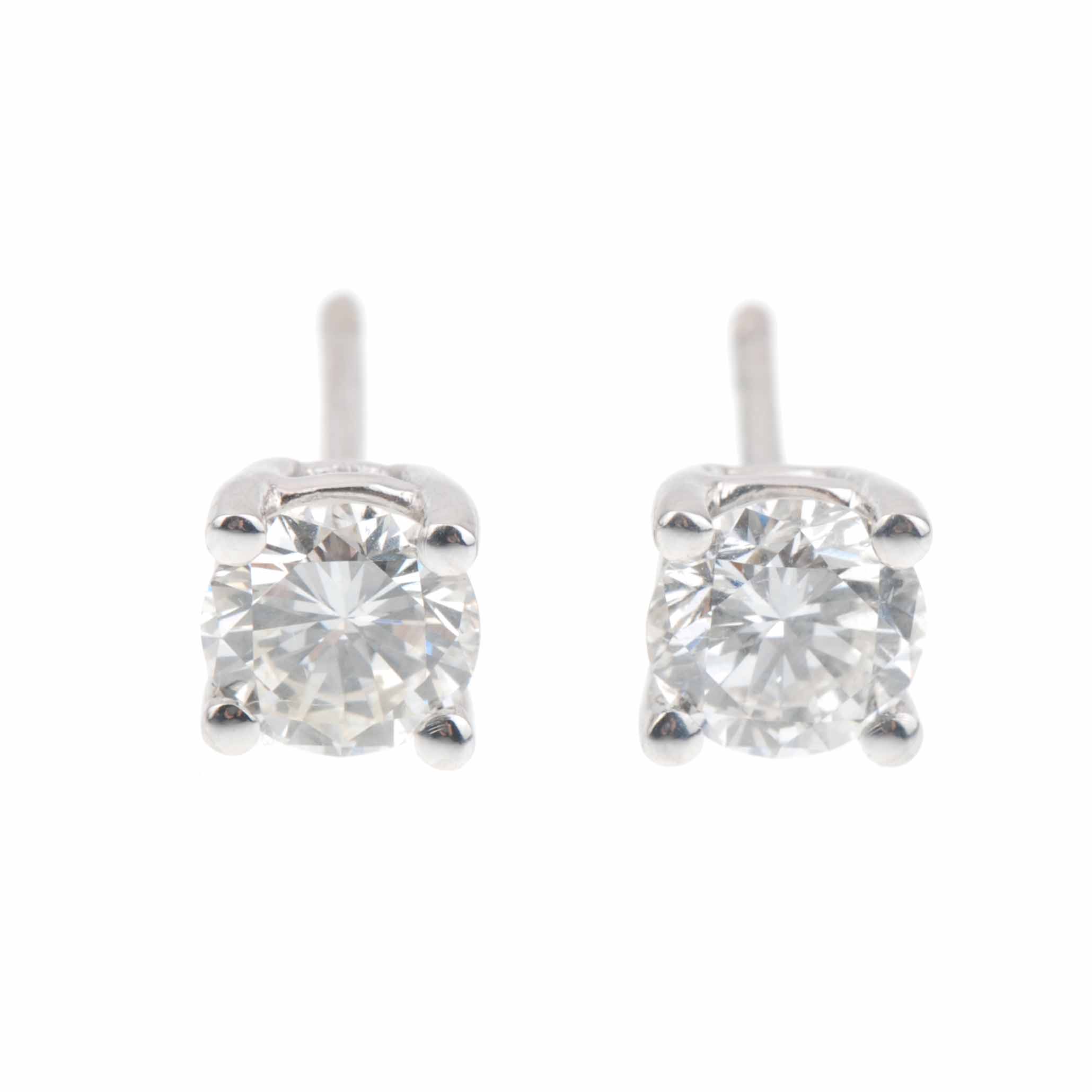 PAIR OF STUD EARRINGS.