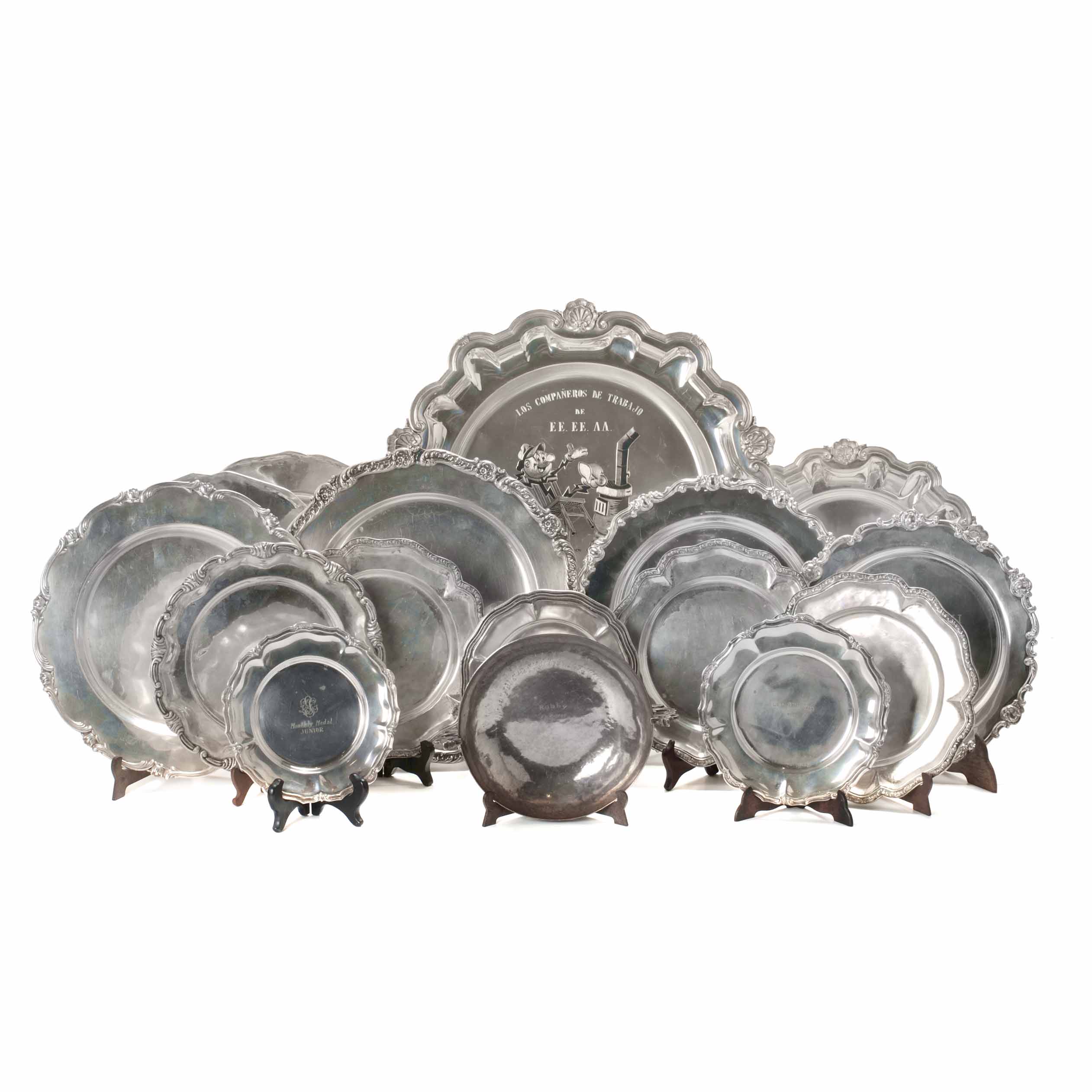 SIXTEEN PERUVIAN SILVER DISHES, SECOND HALF OF THE 20TH CEN