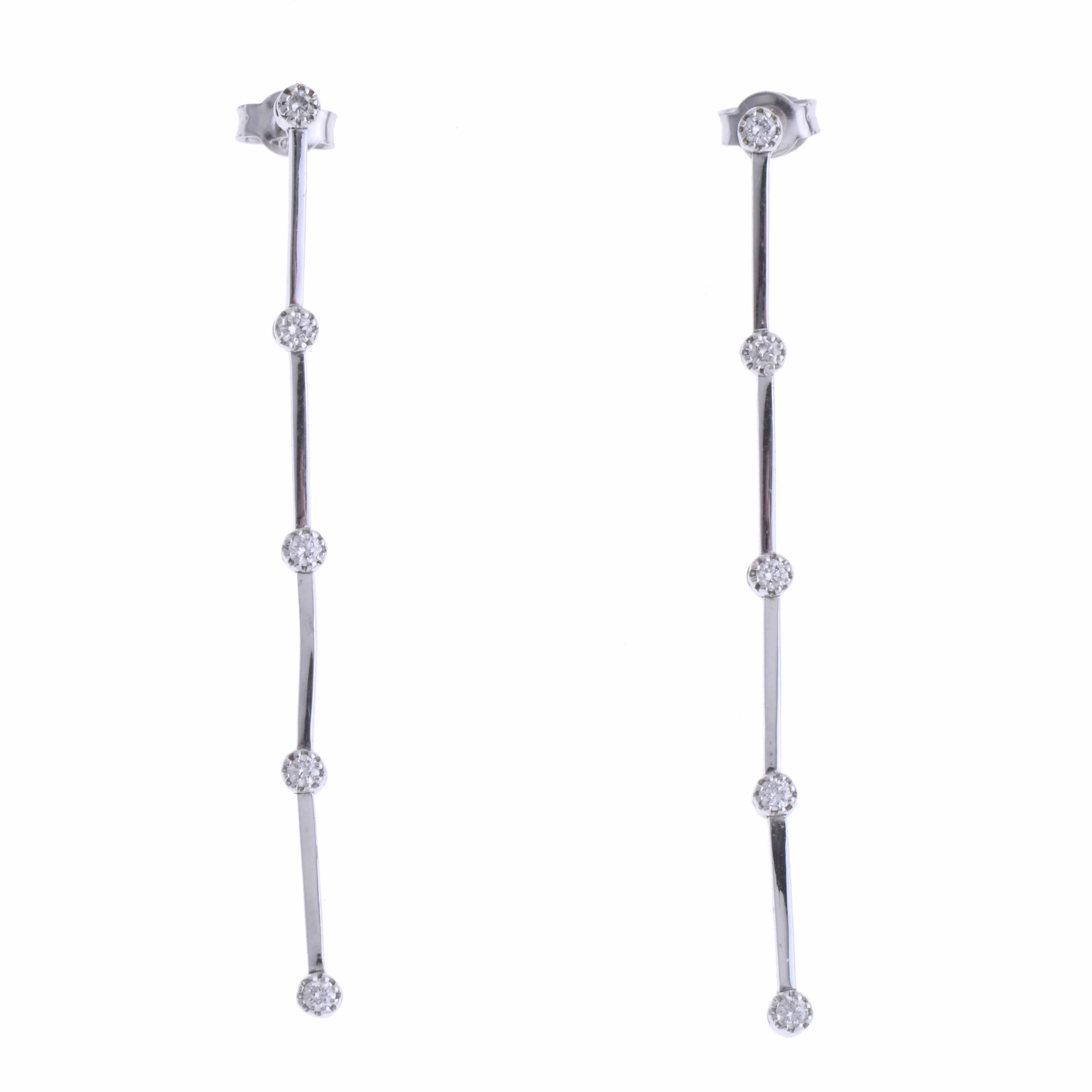 WHITE GOLD AND BRILLIANTS LONG EARRINGS.
