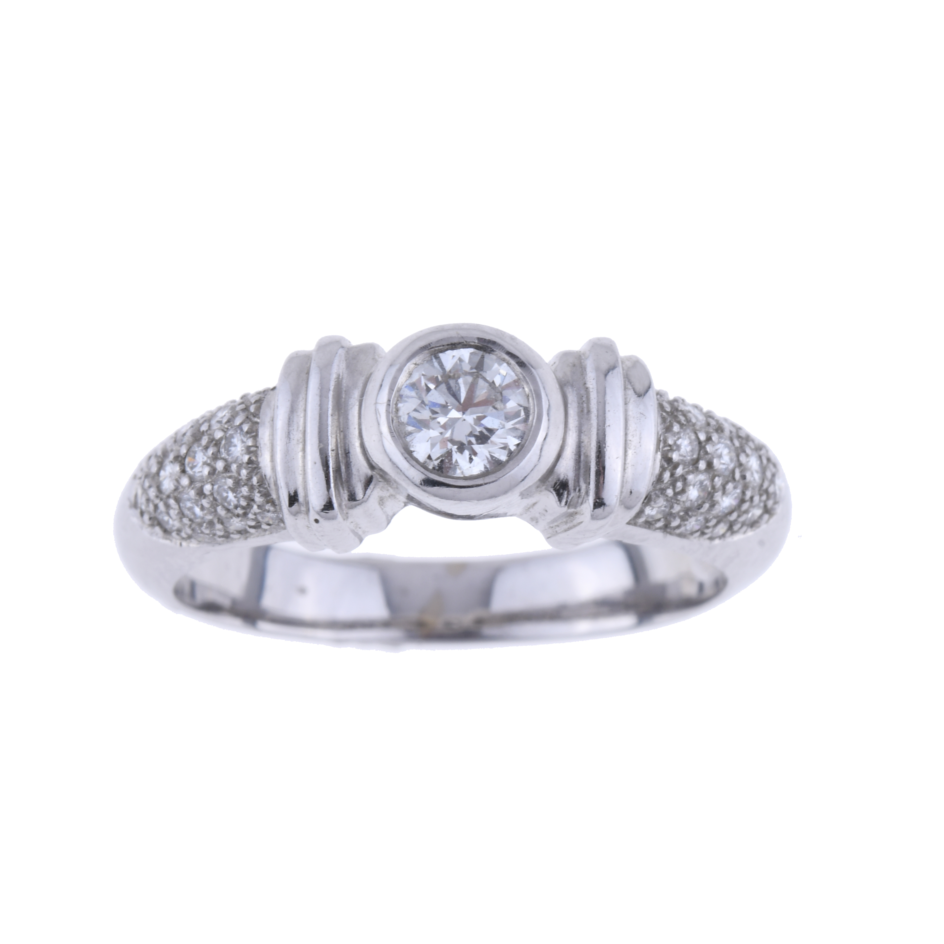 WHITE GOLD AND DIAMONDS RING.