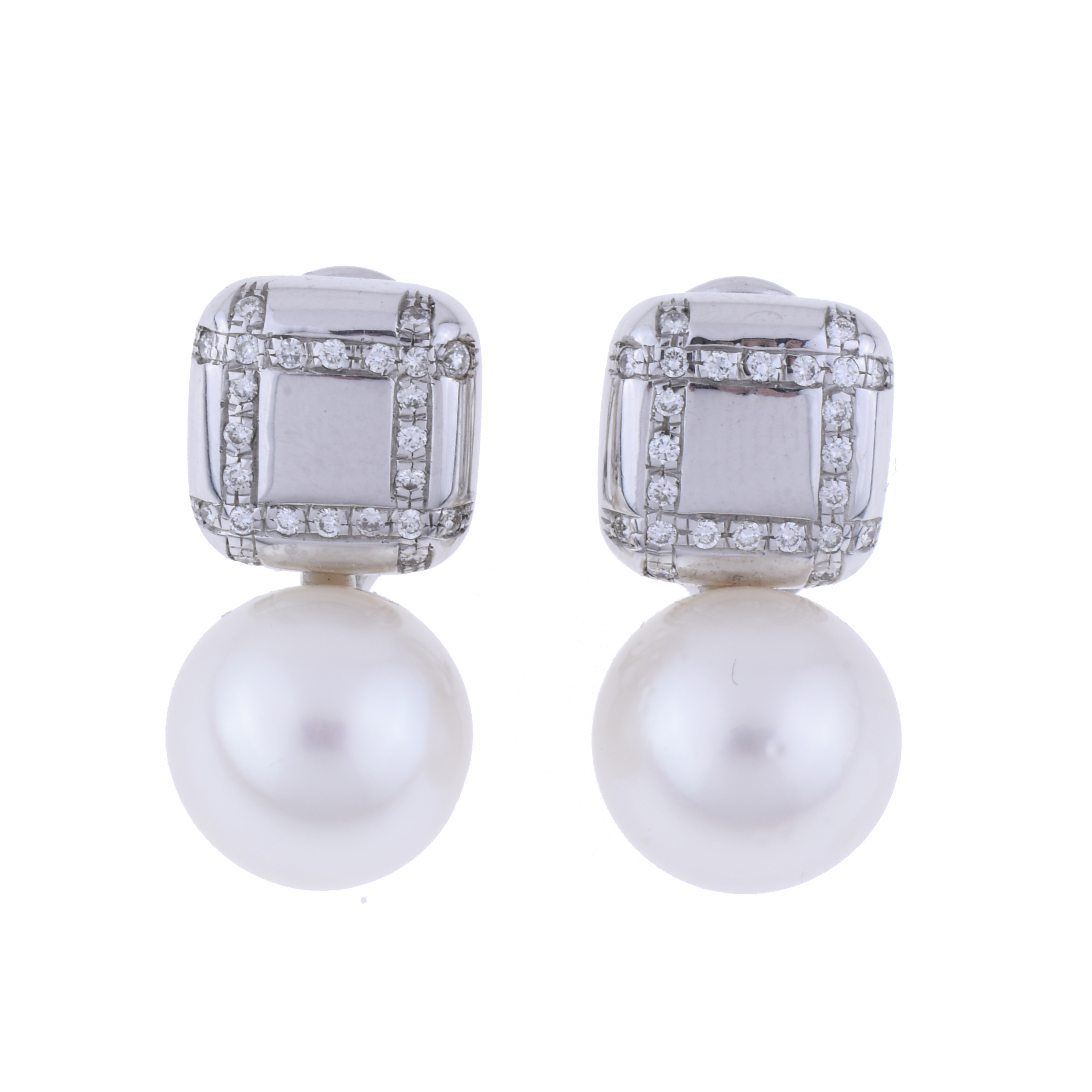 PENDIENTES CON DIAMANTES Y PERLA.