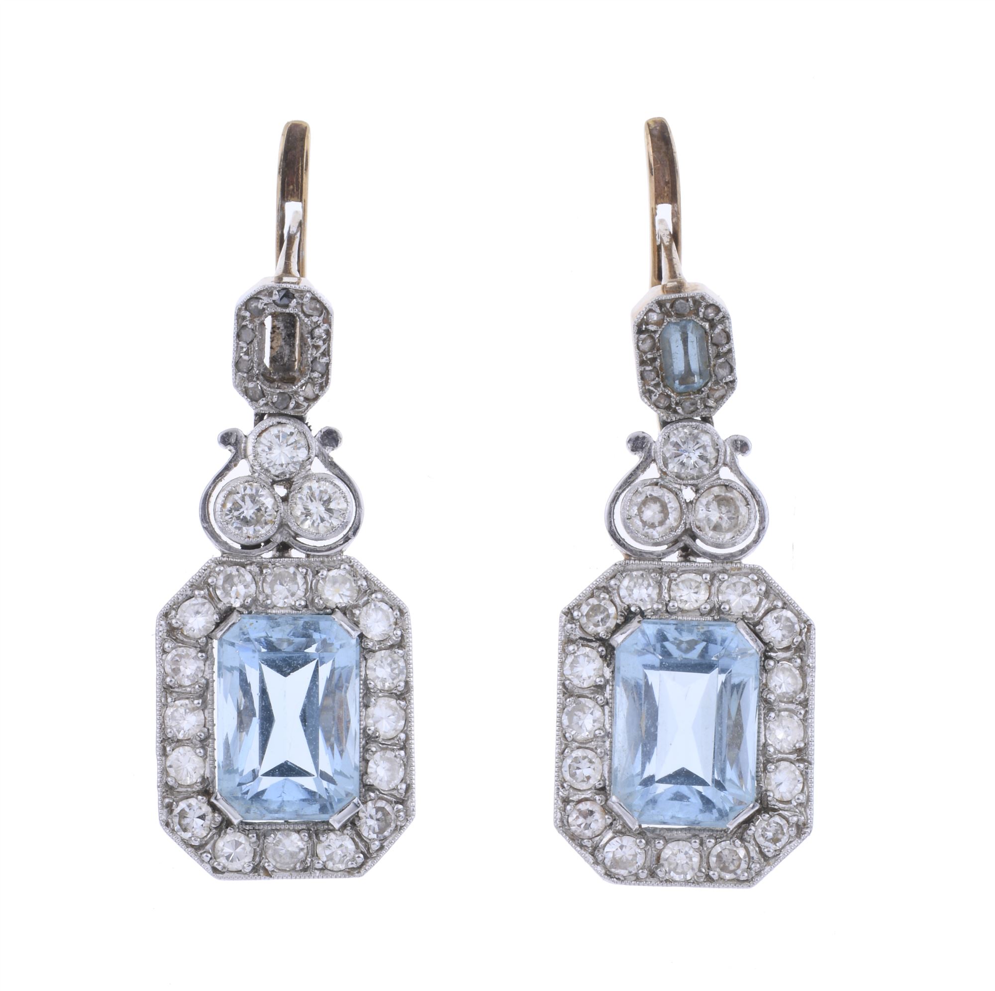 DIAMONDS AND AQUAMARINE EARRINGS.