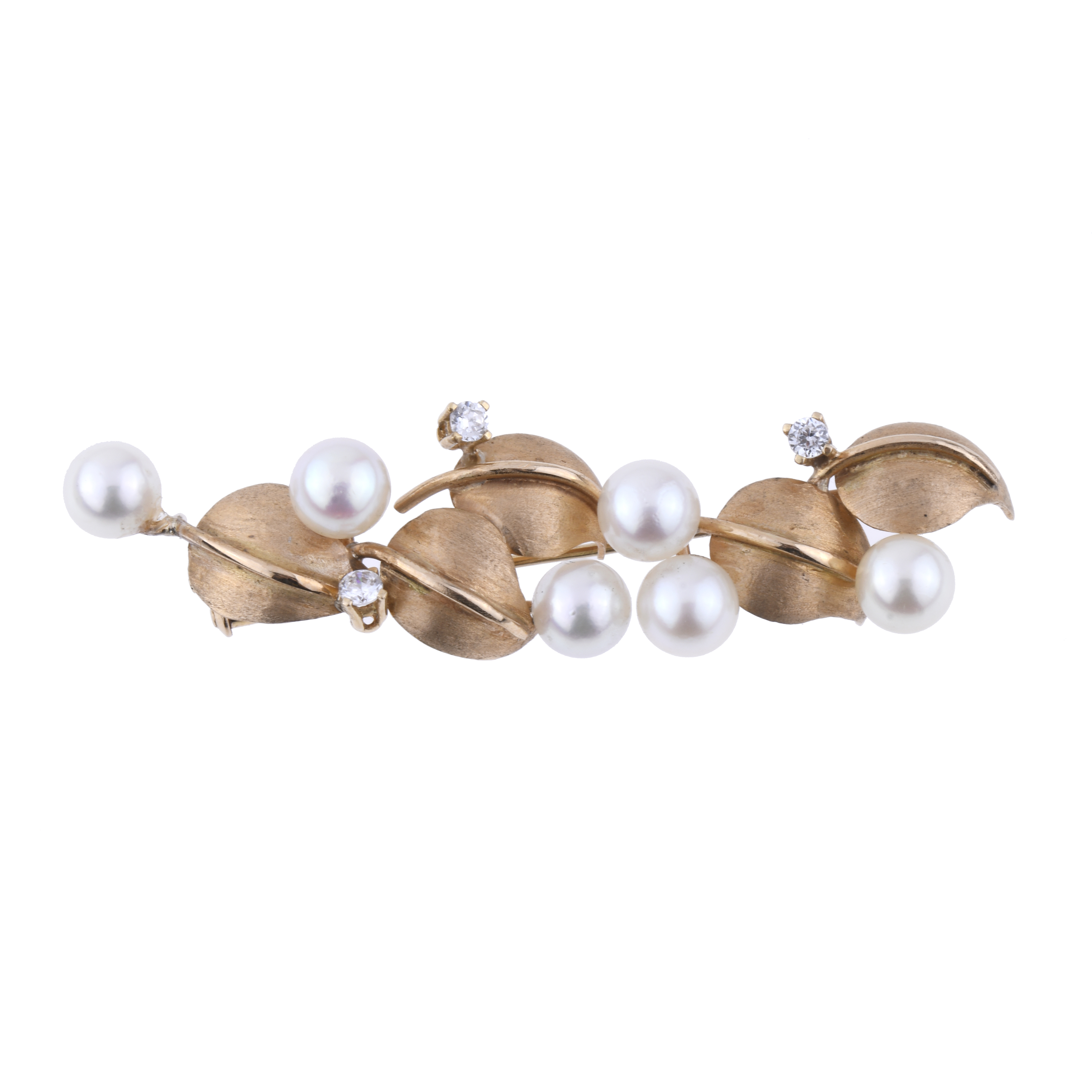 LEAF-SHAPED BROOCH WITH PEARLS AND DIAMONDS.
