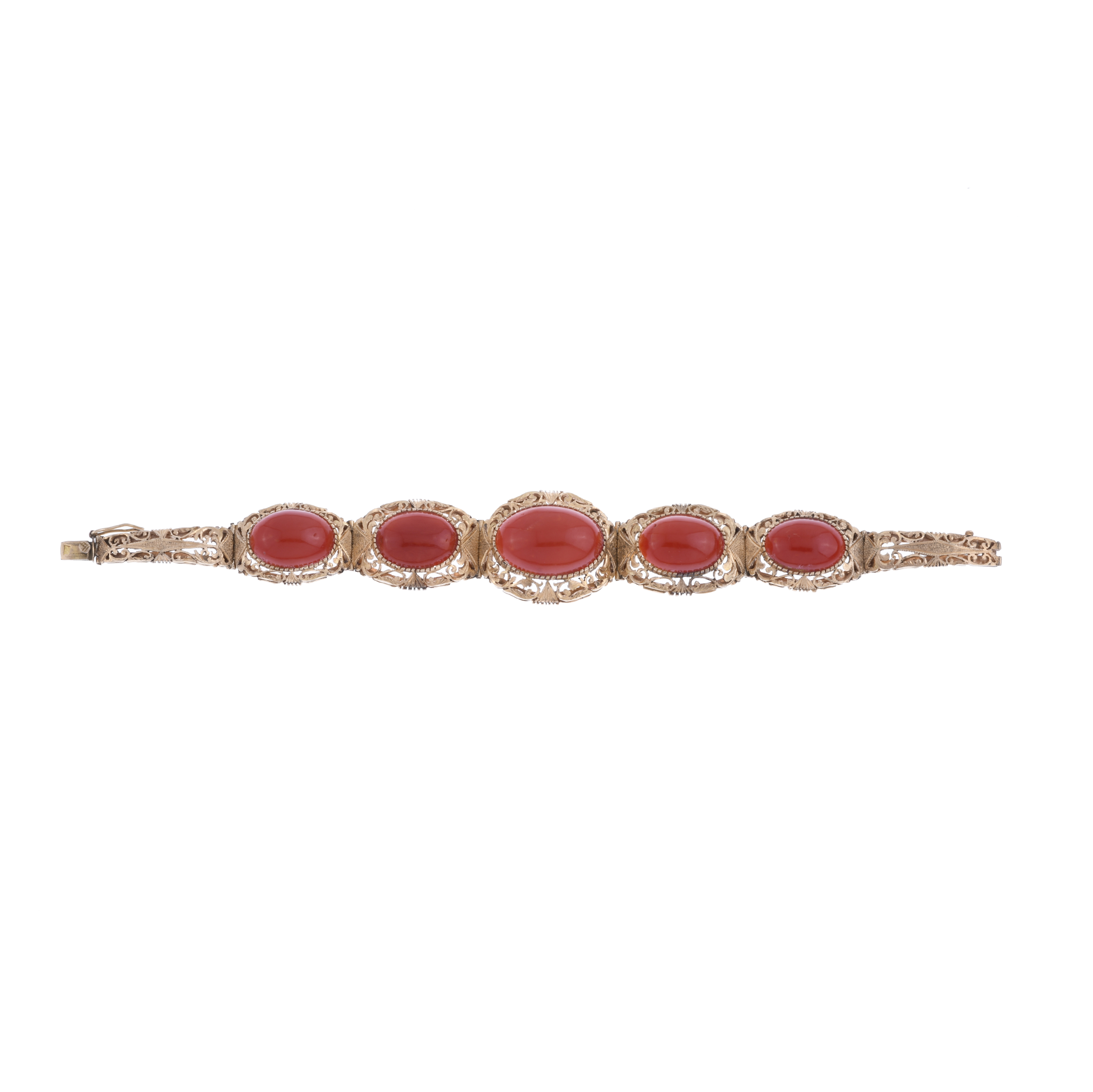 BRACELET WITH CORAL.