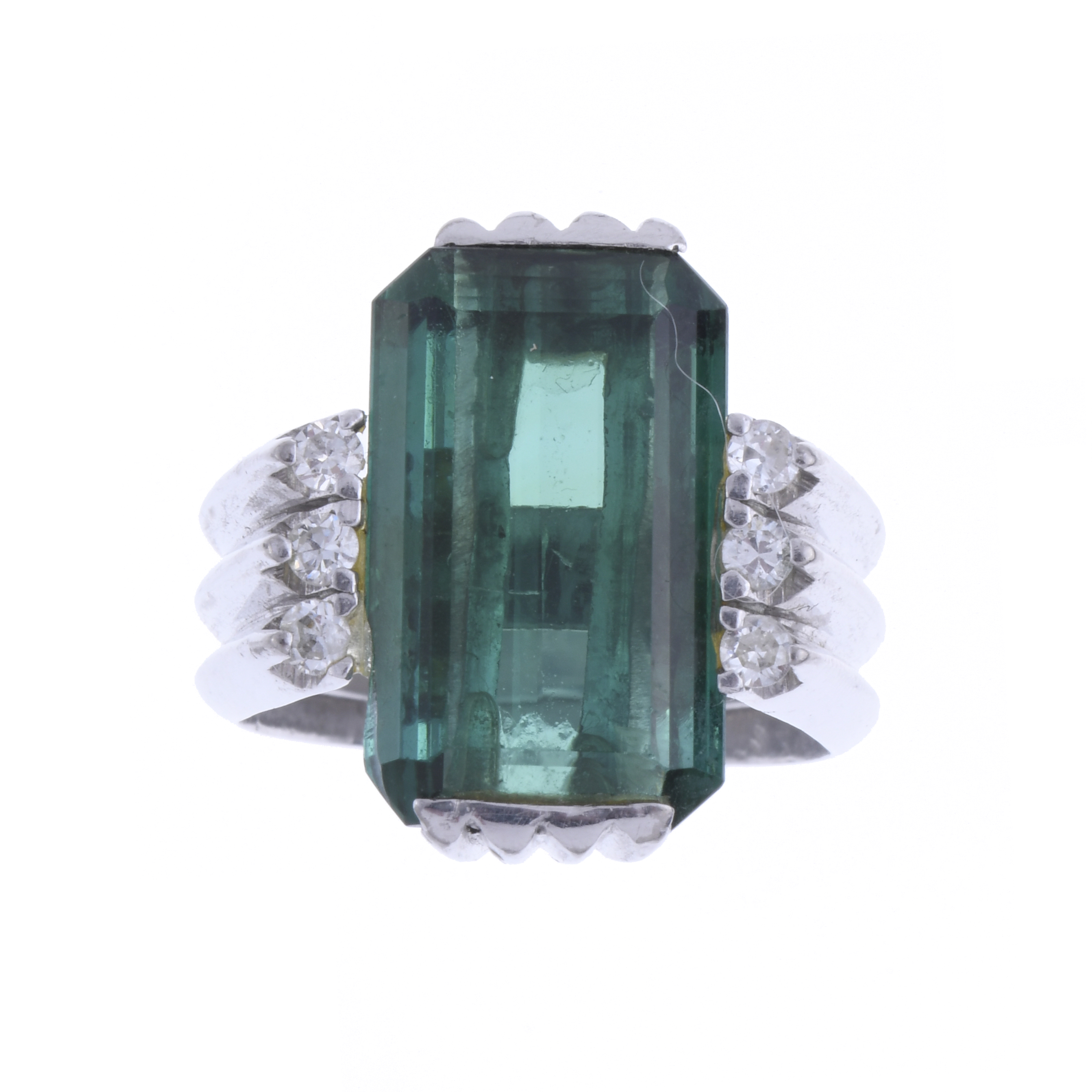 RING WITH GREEN GLASS AND DIAMONDS.