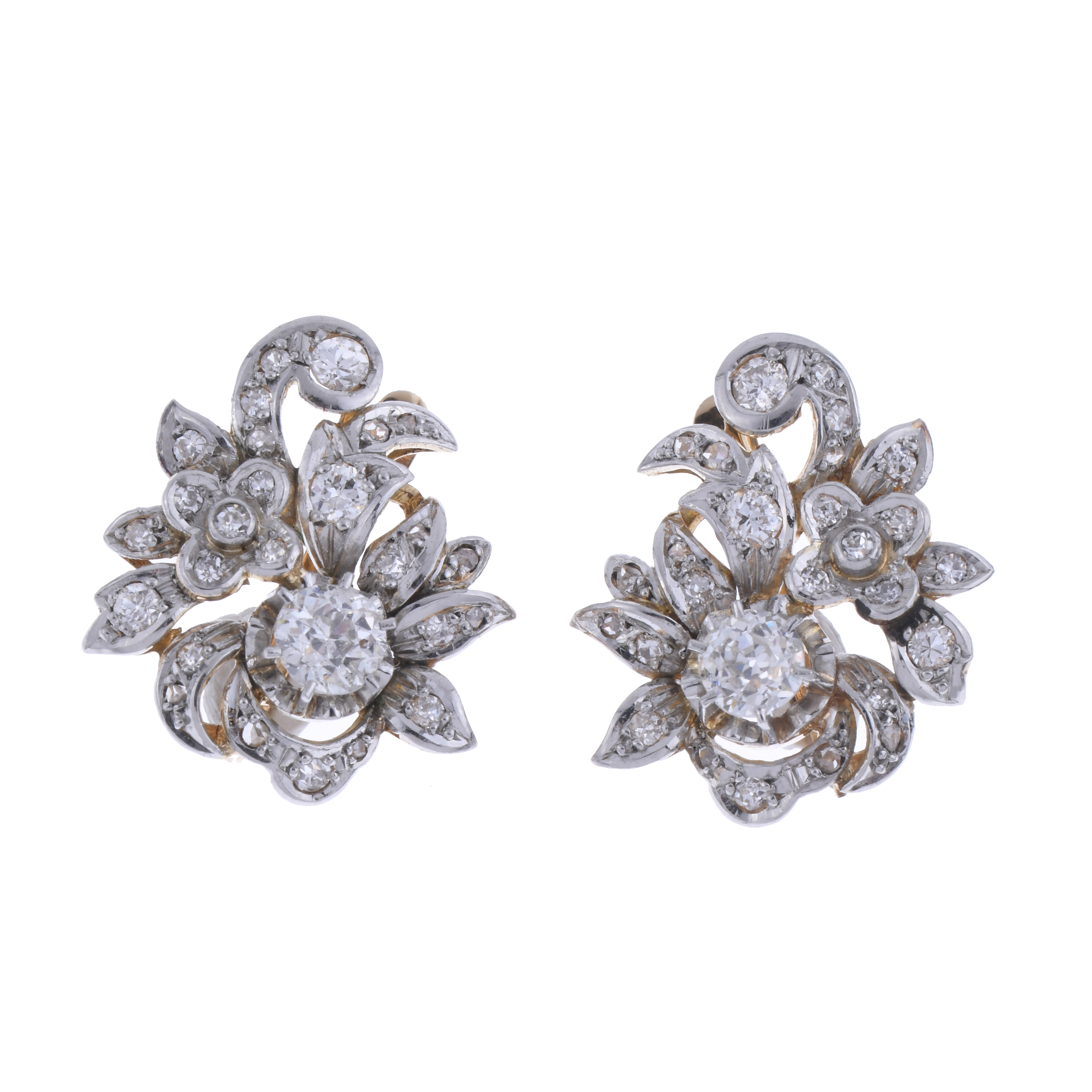 DIAMONDS FLORAL EARRINGS.