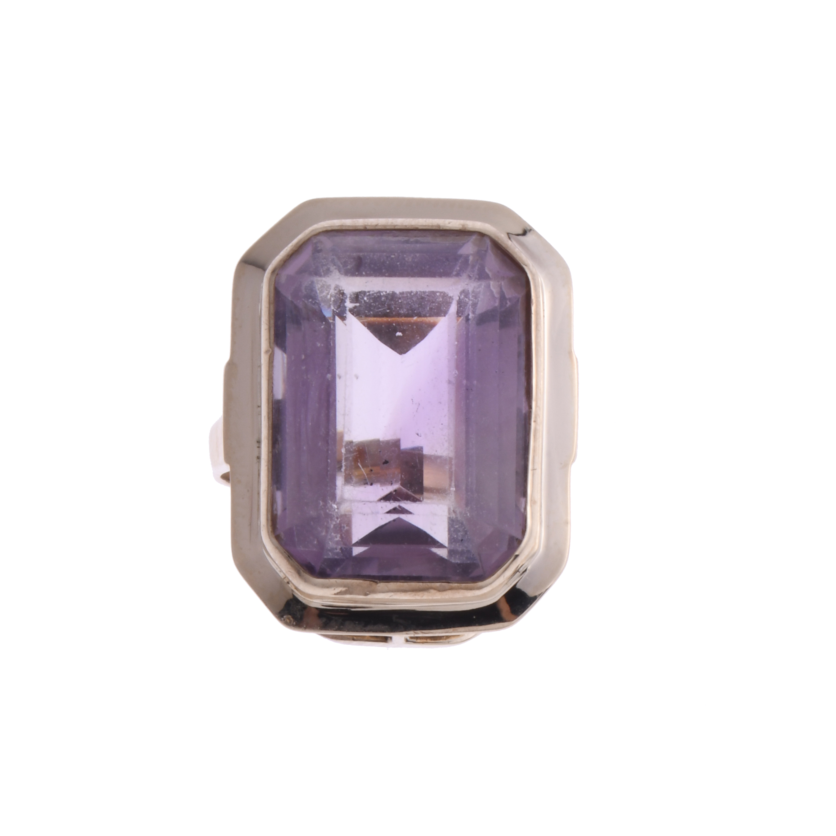 RING WITH LARGE AMETHYST.