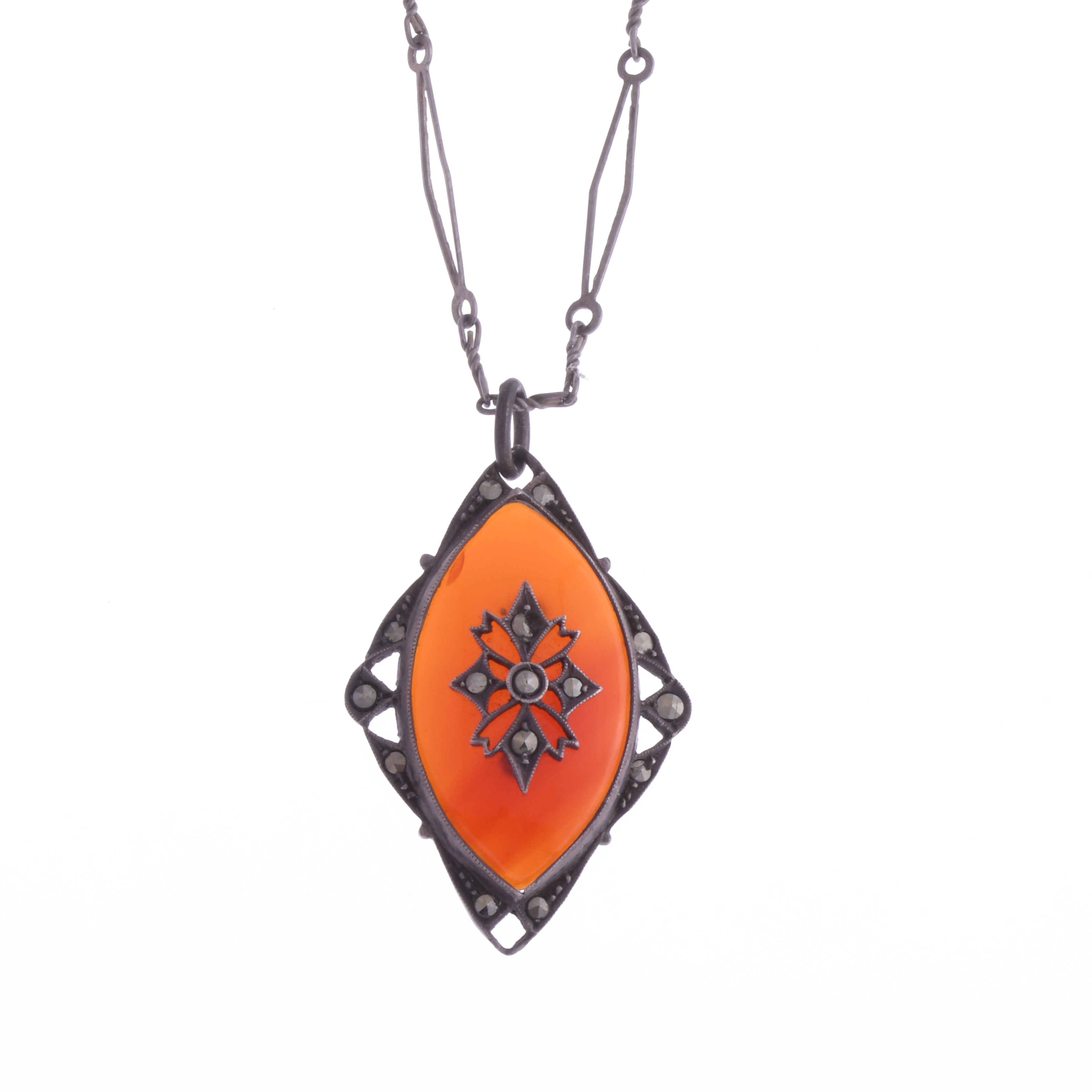PENDANT WITH CARNELIAN AGATE AND MARCASITES.