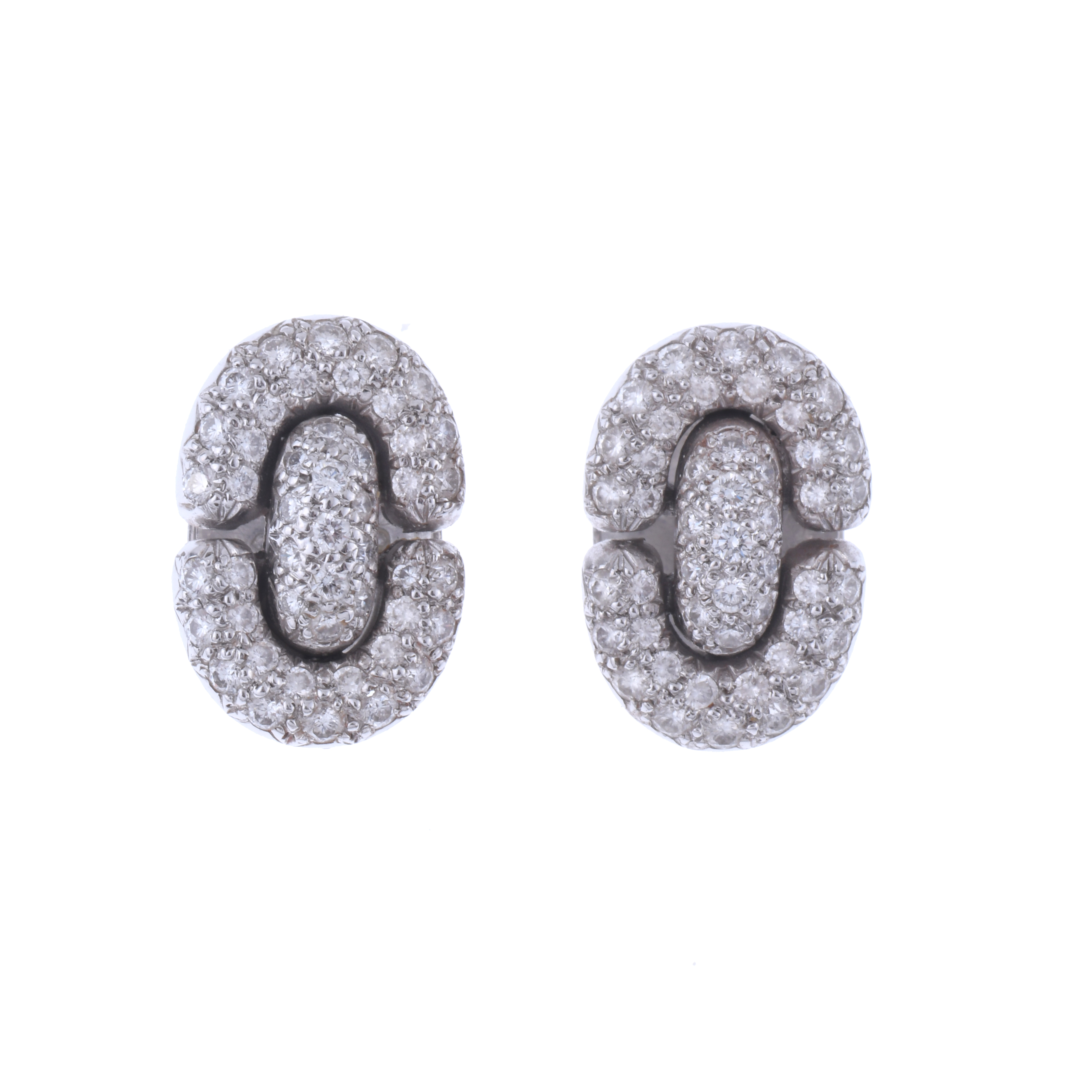 EARRINGS WITH DIAMONDS PAVÉ.