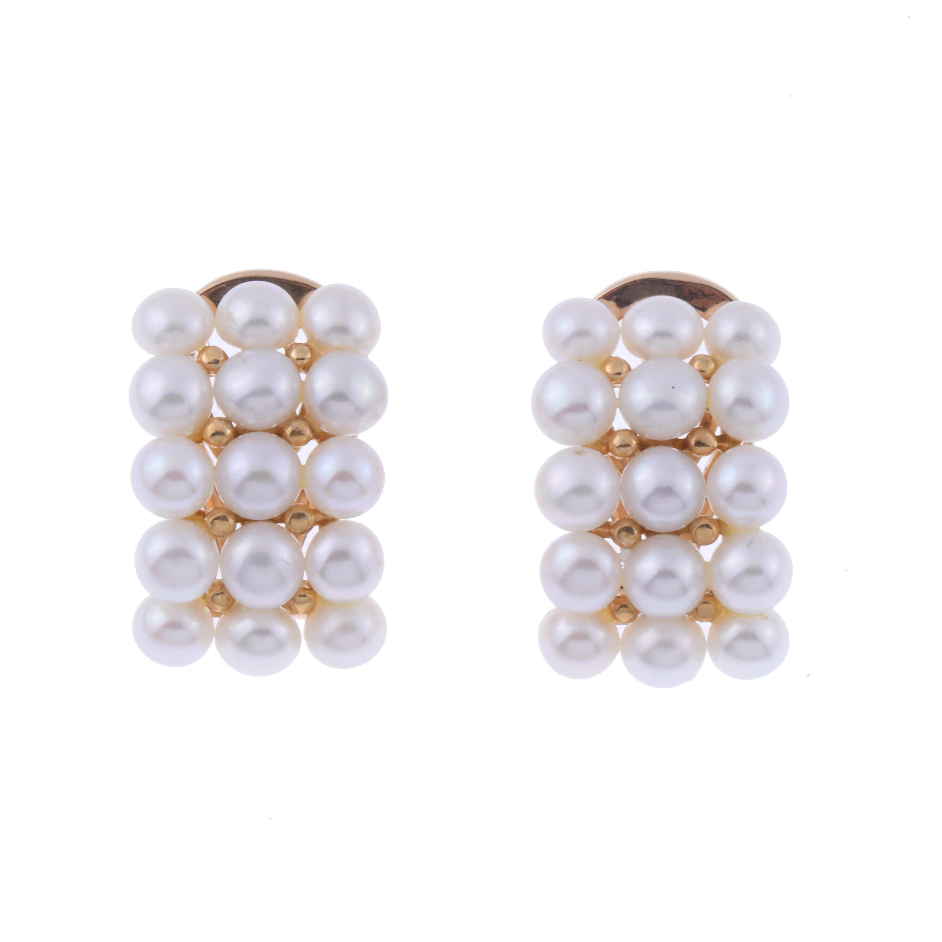EARRINGS WITH PEARLS.