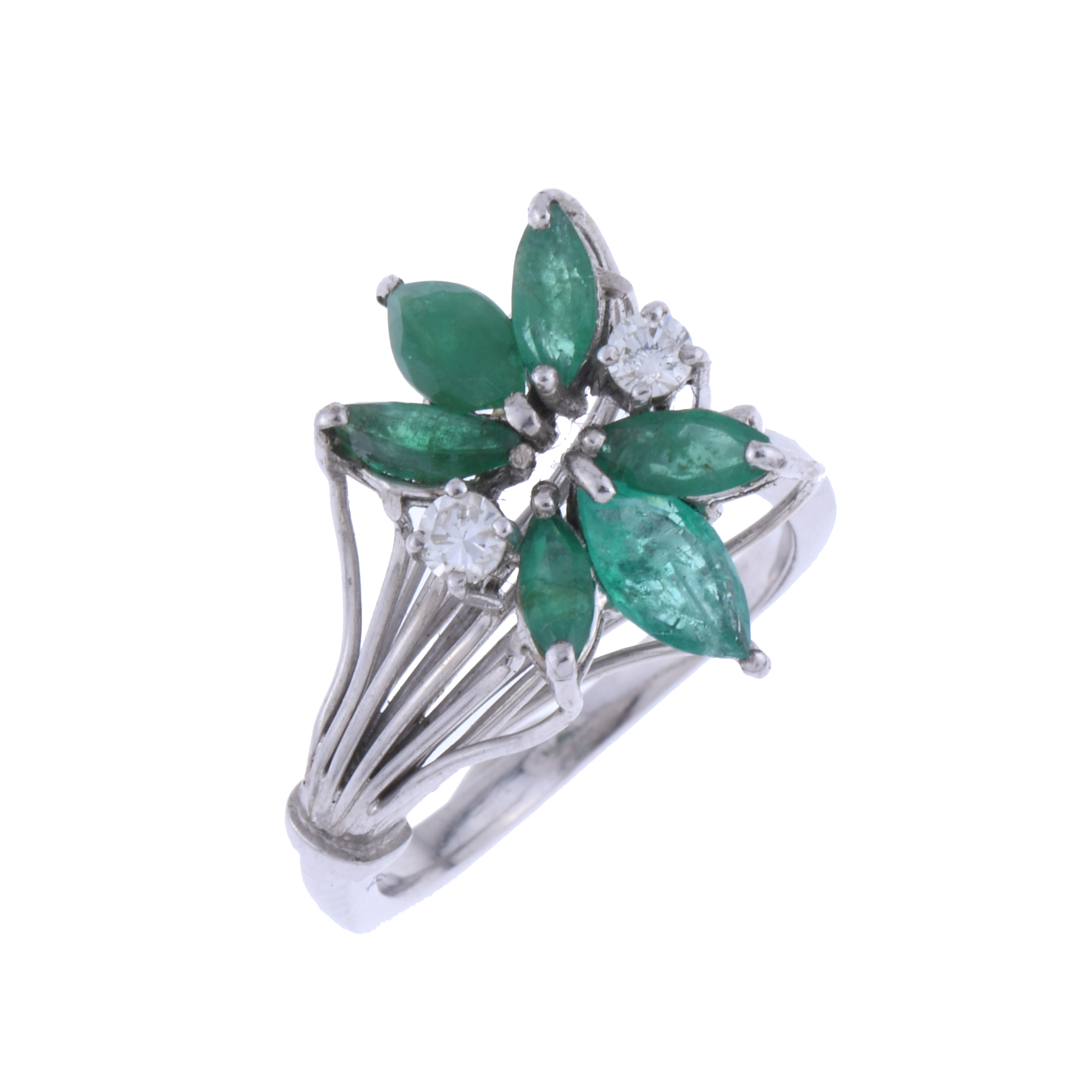 FLORAL RING WITH DIAMONDS AND EMERALD.