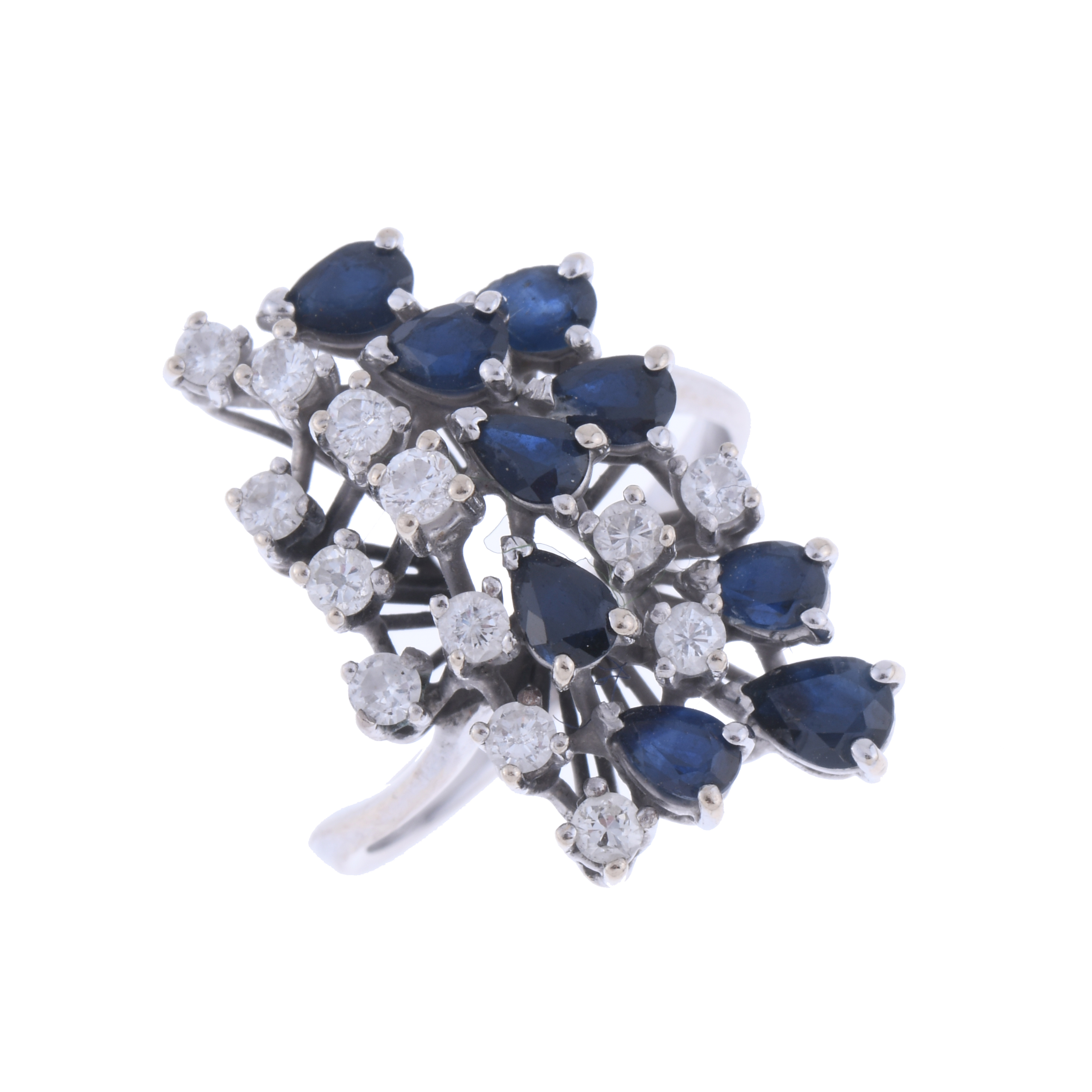 DIAMONDS AND SAPPHIRES CLUSTER RING.