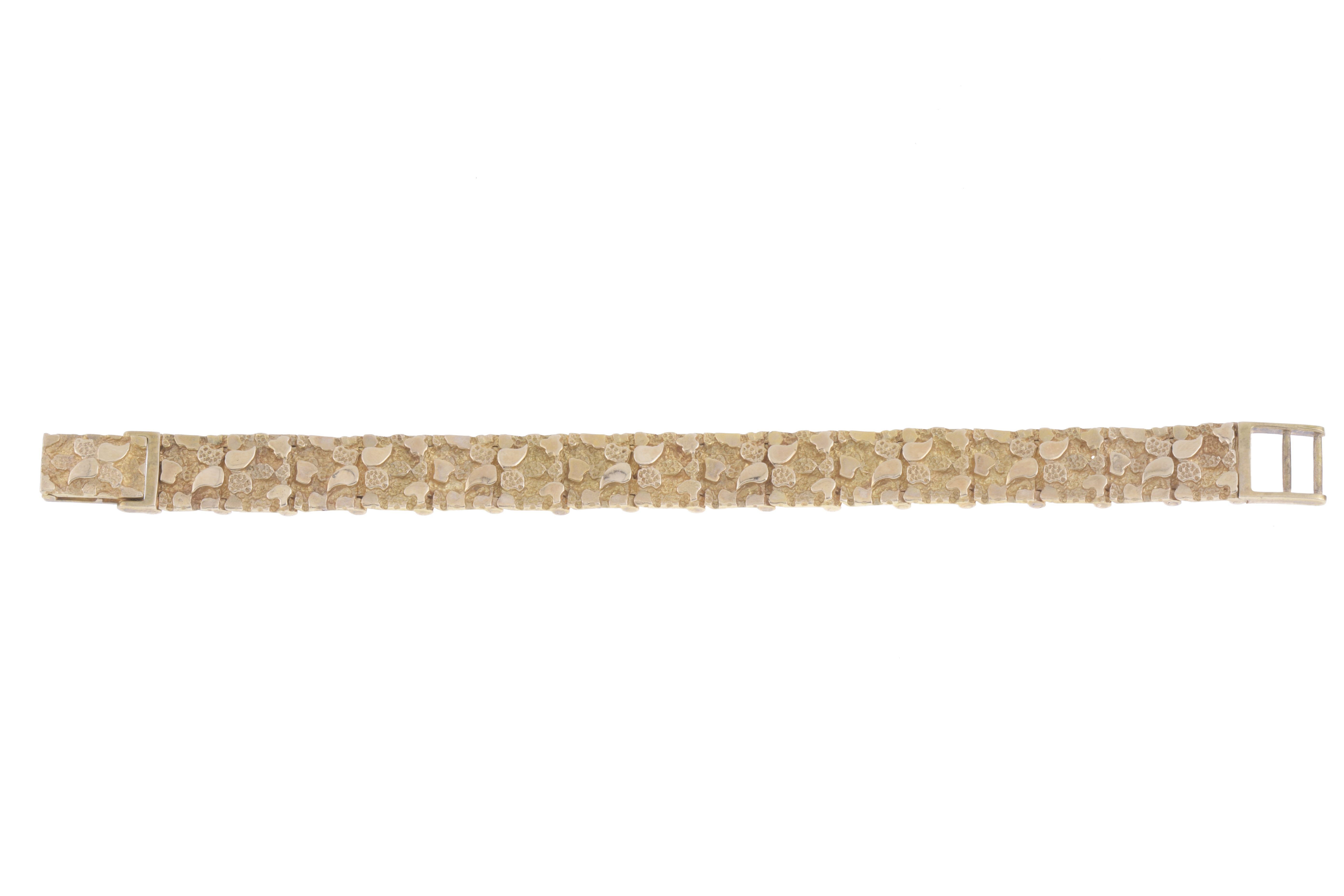 TEXTURED WIDE BRACELET.