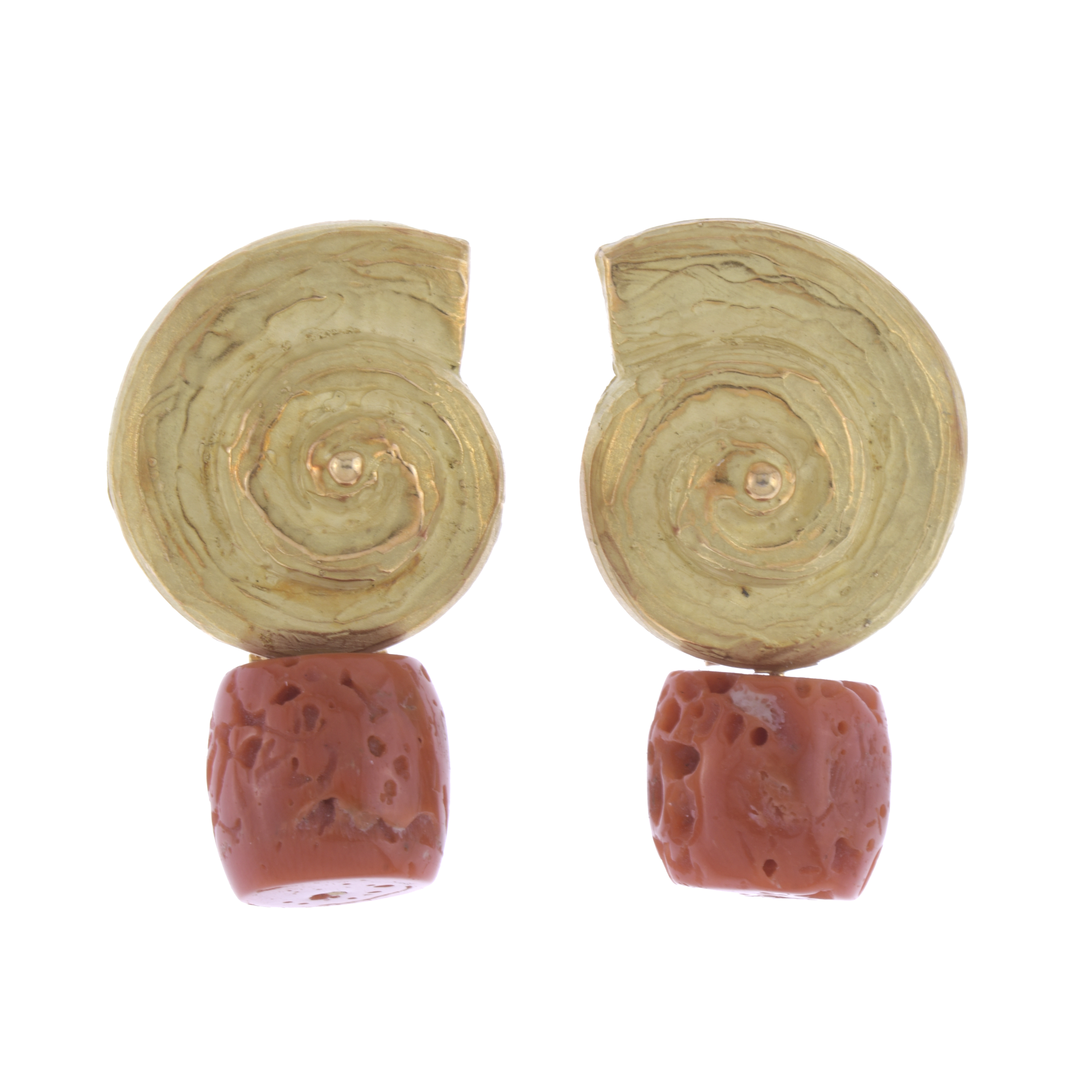 SHELL EARRINGS WITH CORAL.