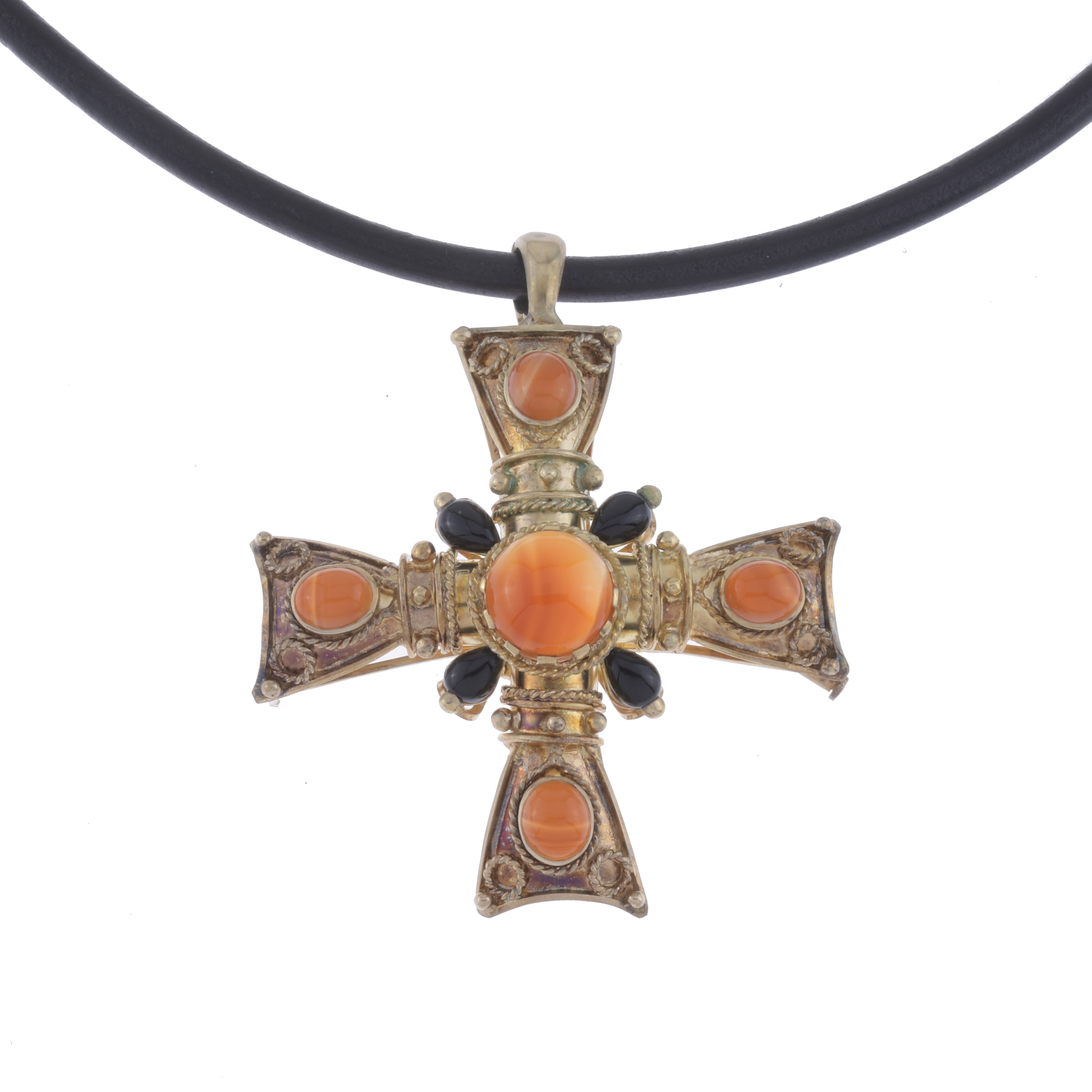 LARGE CROSS PENDANT-BROOCH WITH CARNELIAN AND ONYX.
