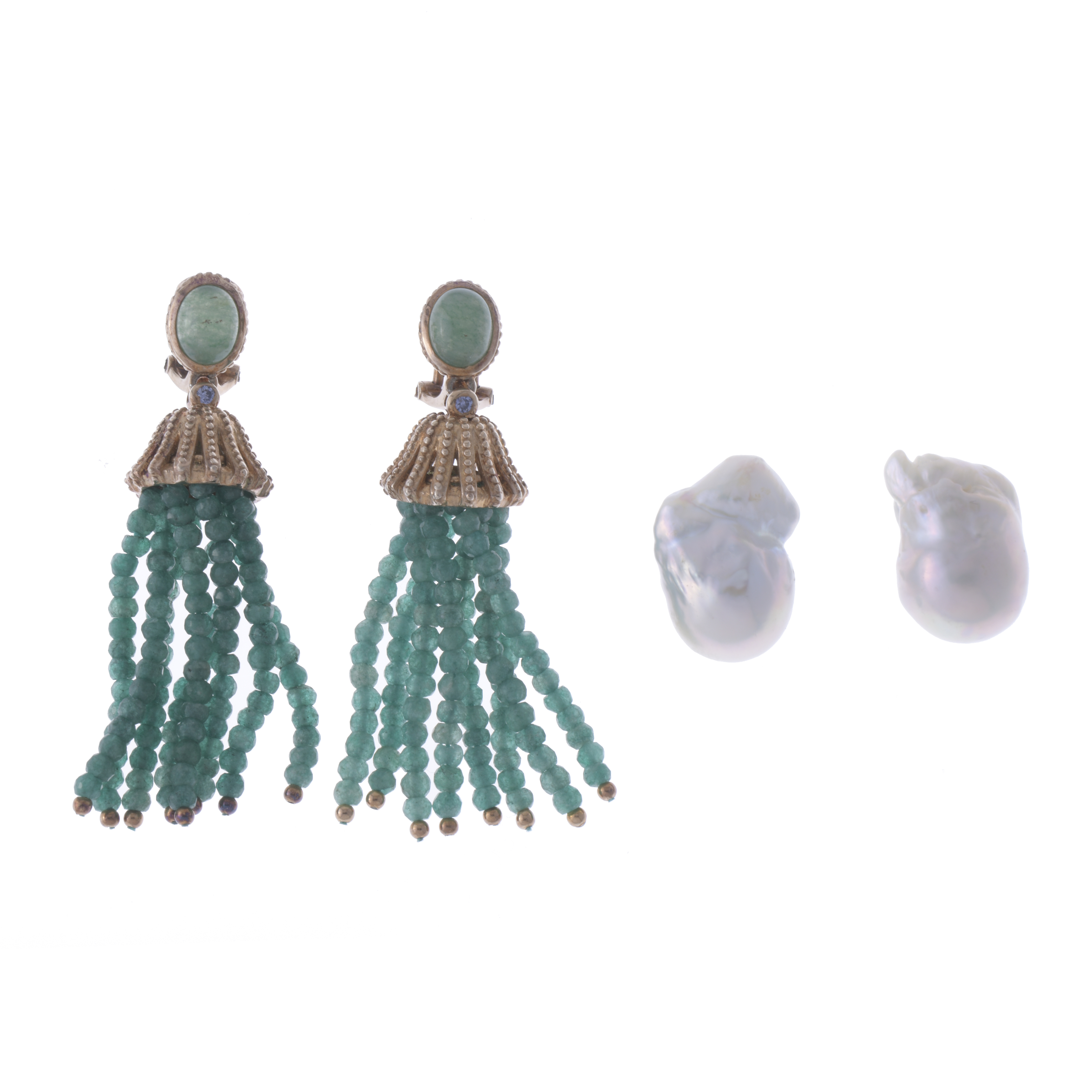 TWO PAIRS OF EARRINGS.