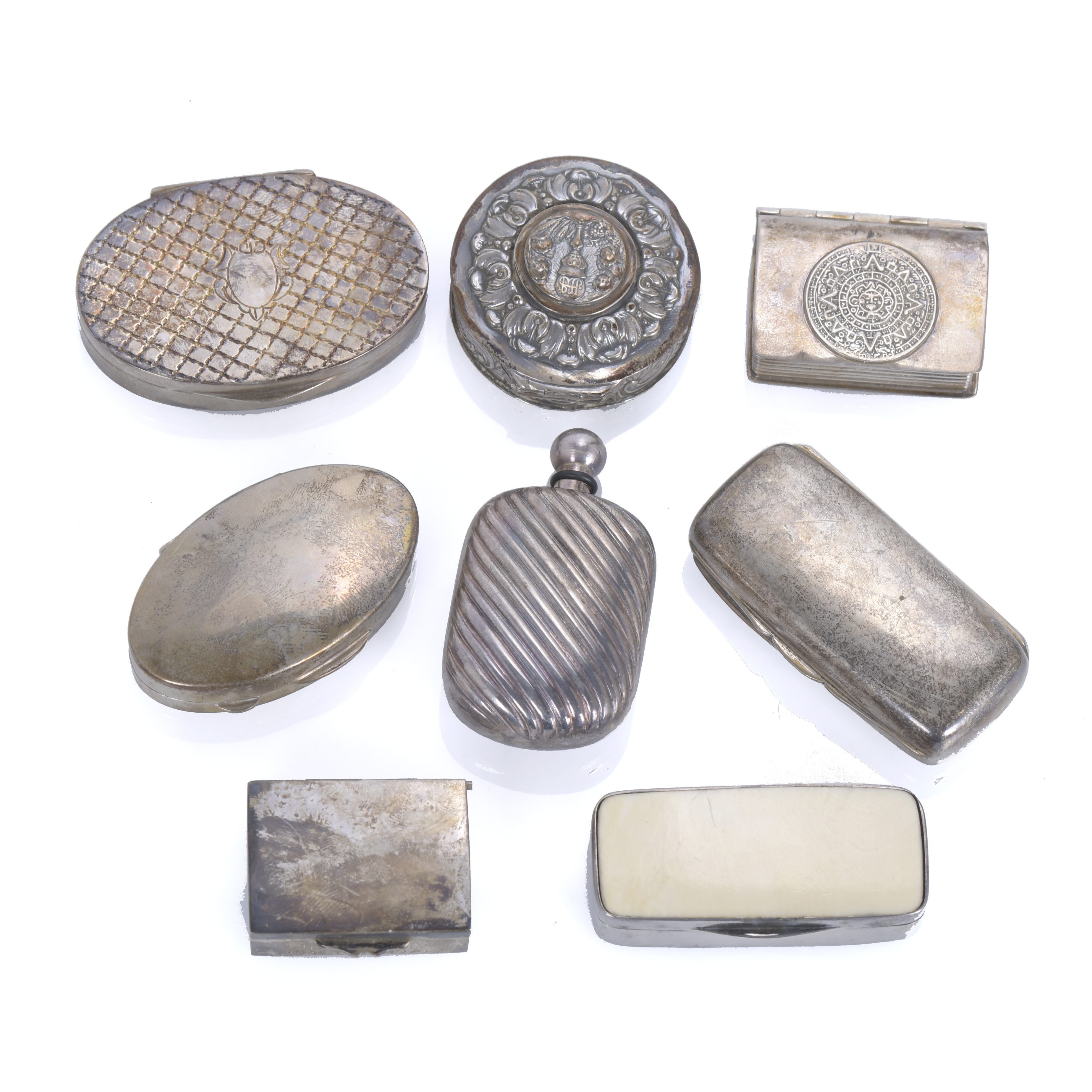 EIGHT SILVER PILLBOXES, EARLY 20TH CENURY.