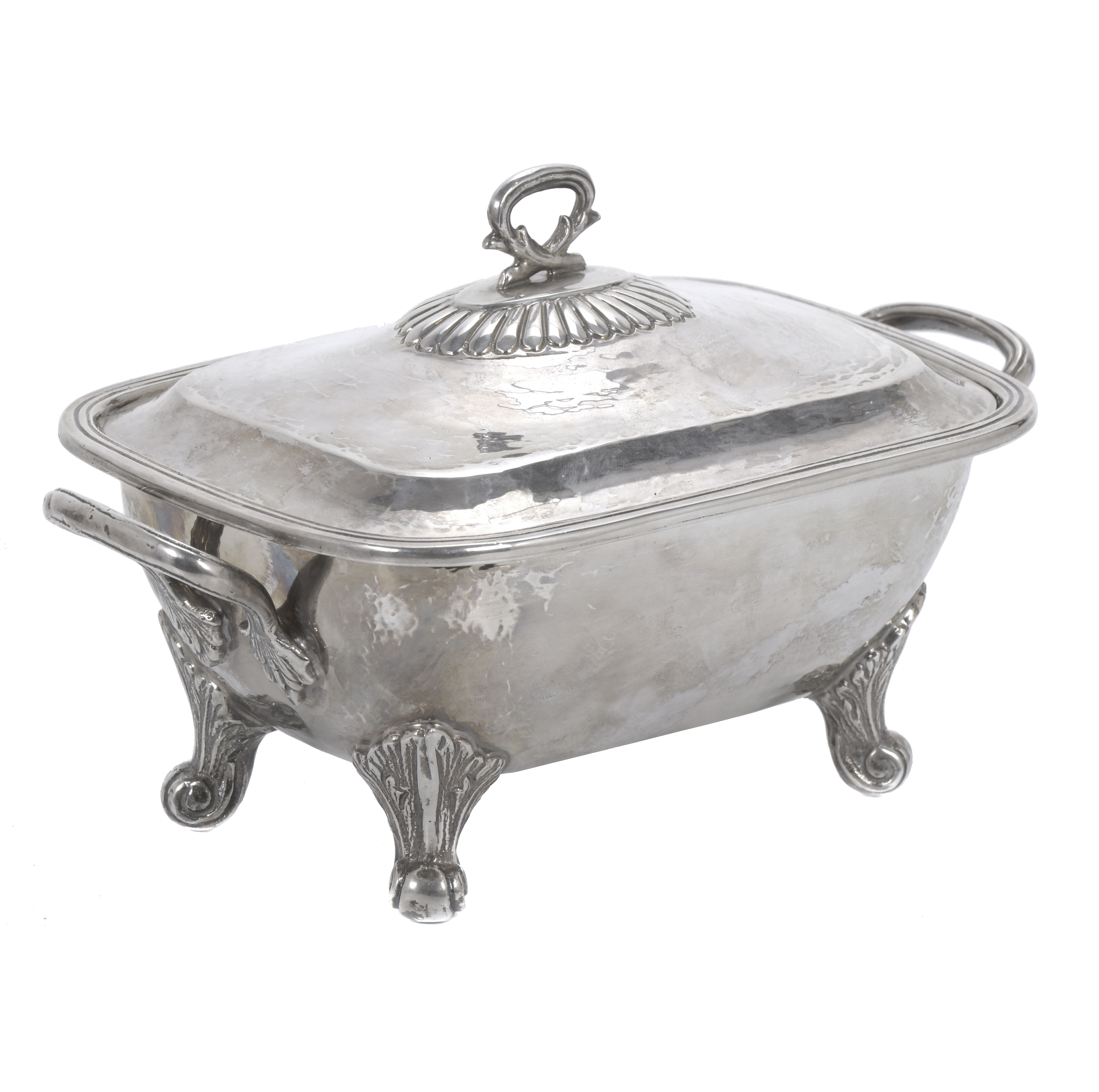 ENGLISH SILVER SAUCEBOAT WITH LID, CIRCA 1900 - 1925. 