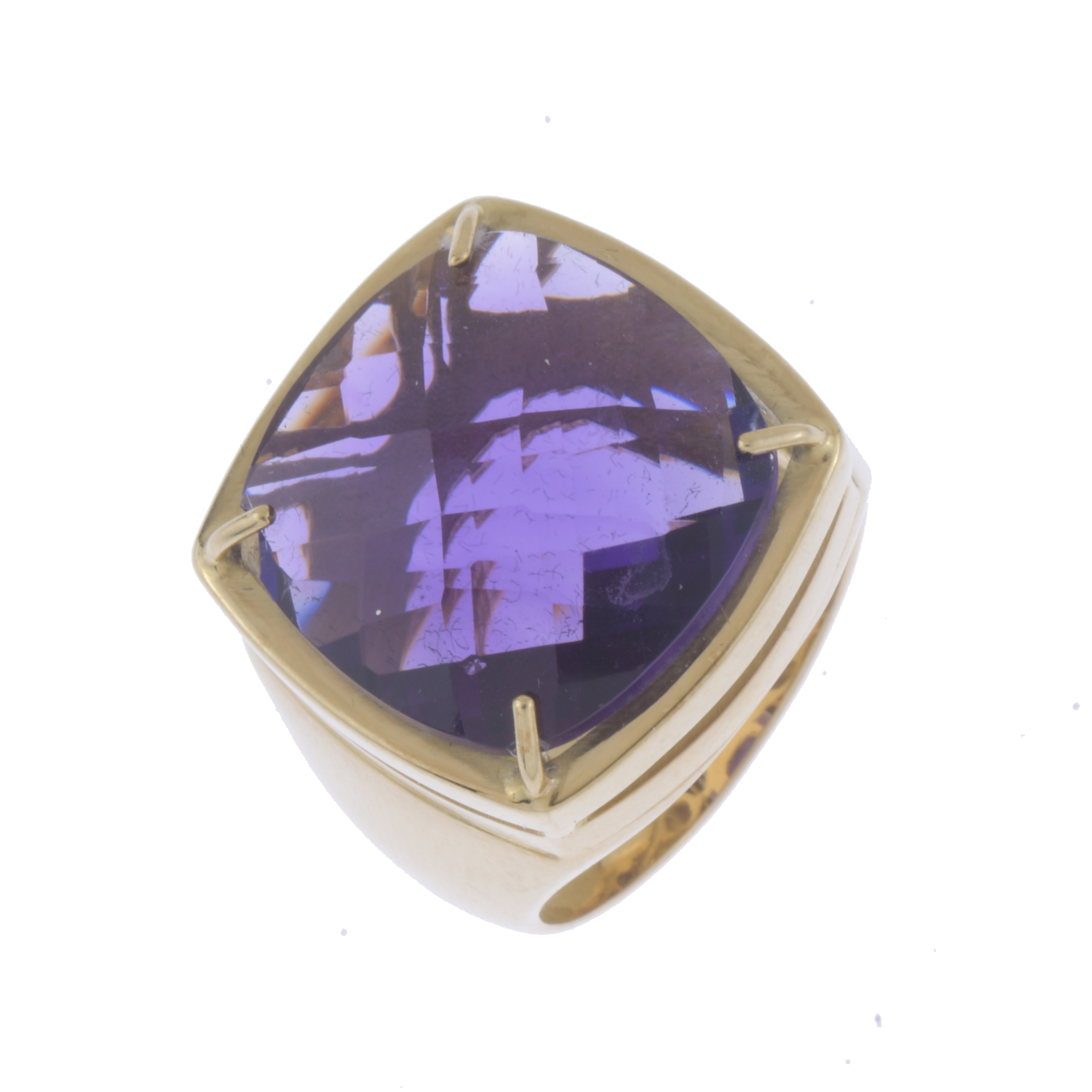 LARGE RING WITH FACETED AMETHYST.