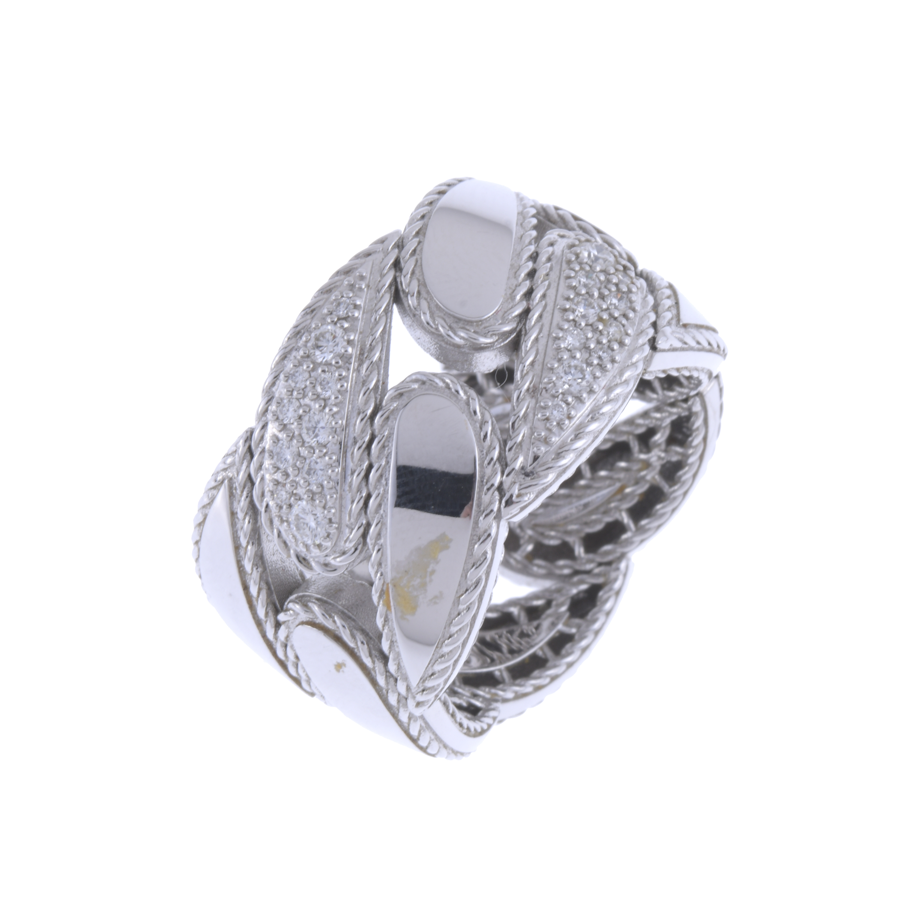 OPENWORK WIDE RING WITH DIAMONDS.