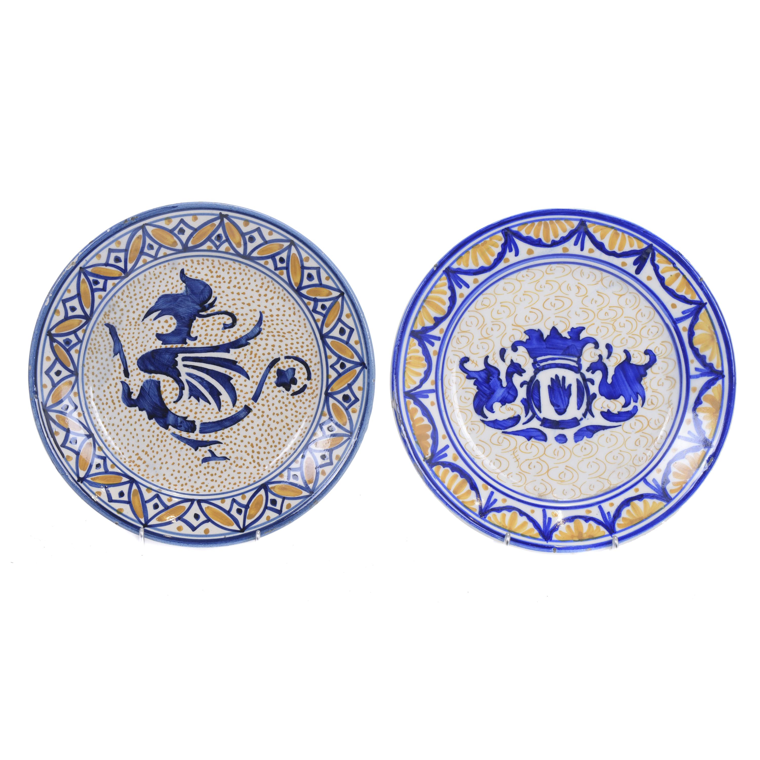 PAIR OF VALENCIAN DISHES, 20TH CENTURY. 