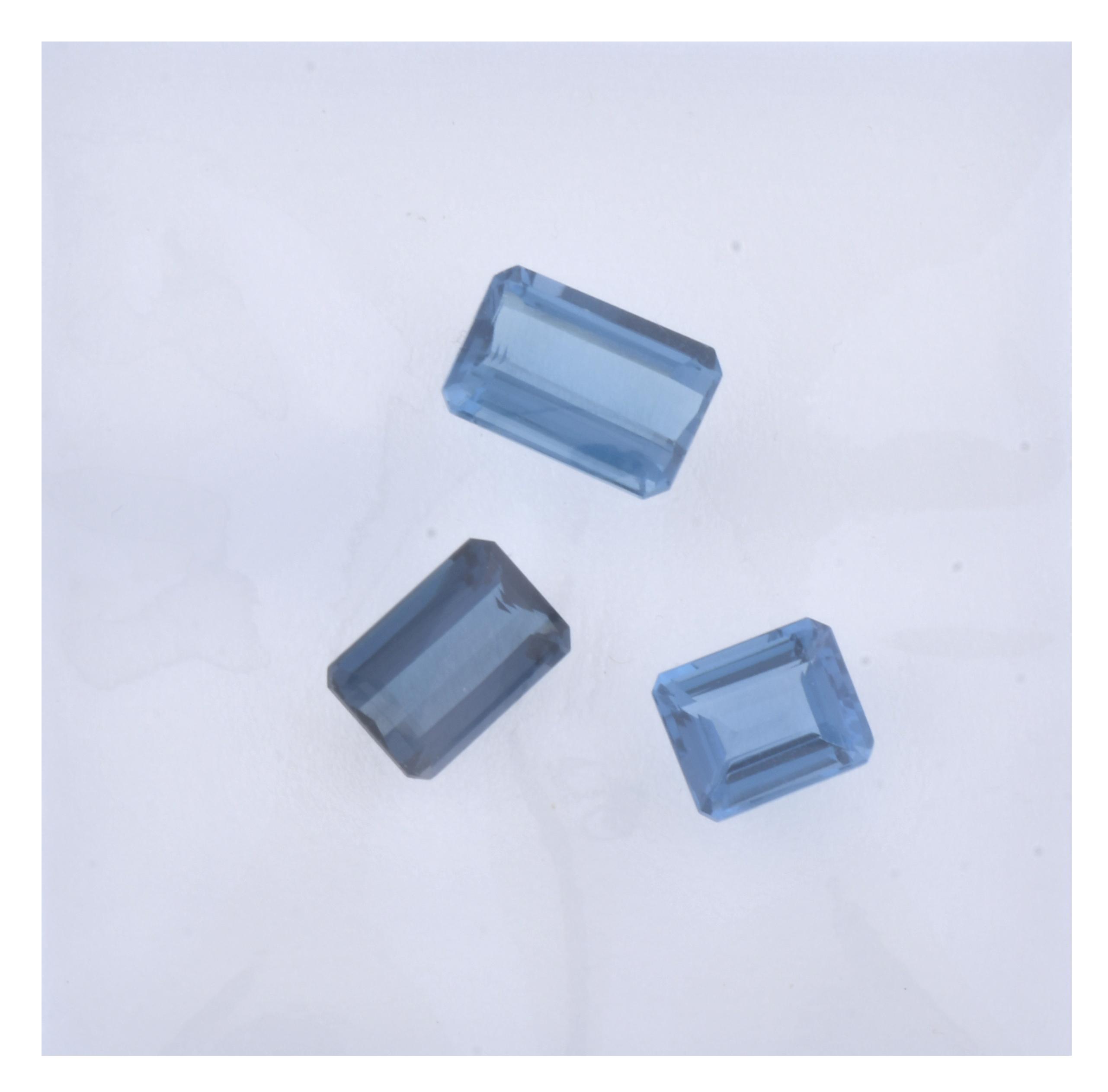 Lote de tres topacios london blue de 12,90 ct. total, sin m