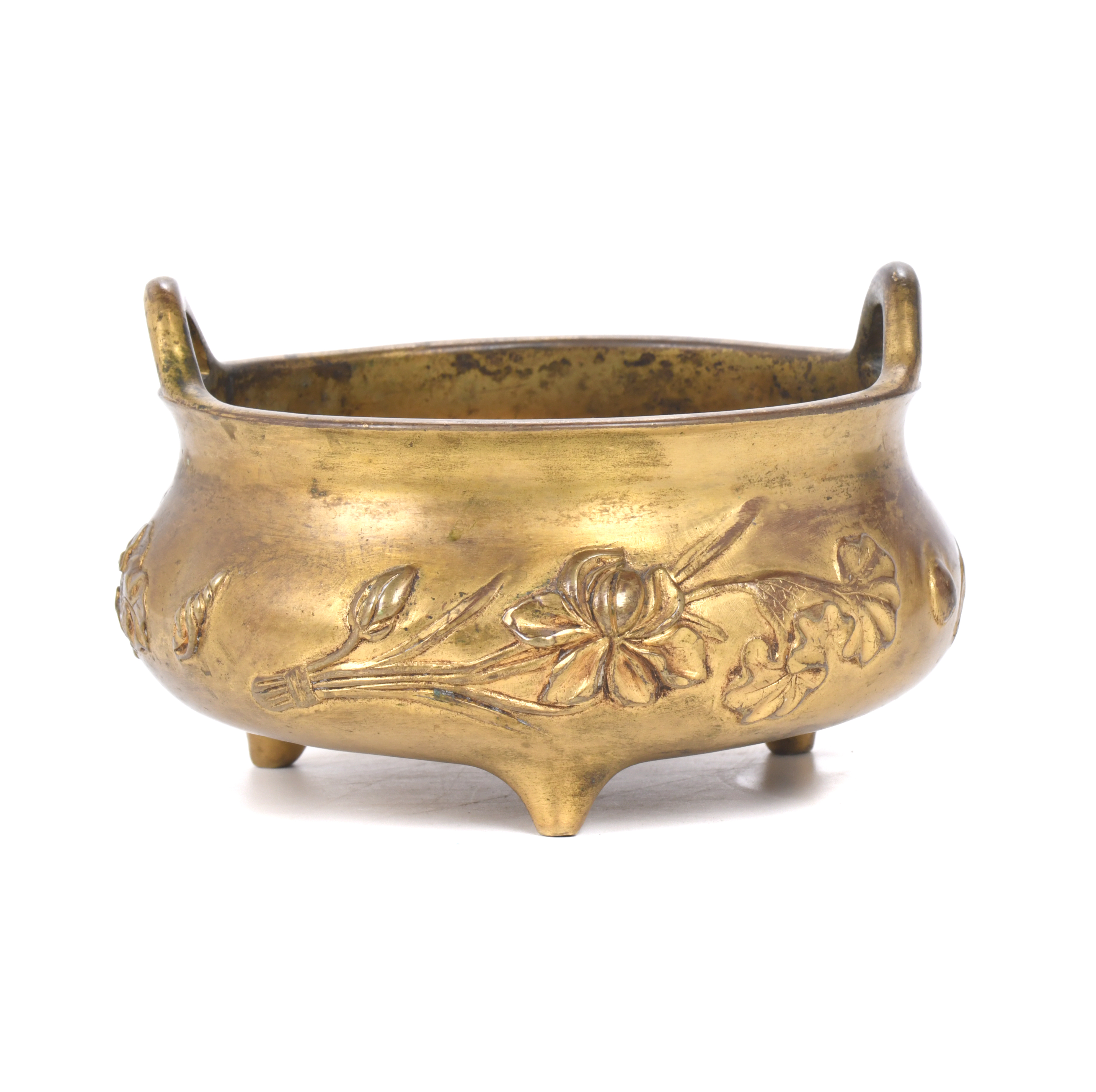 Centro Art Nouveau en bronce dorado, pps. siglo XX. 