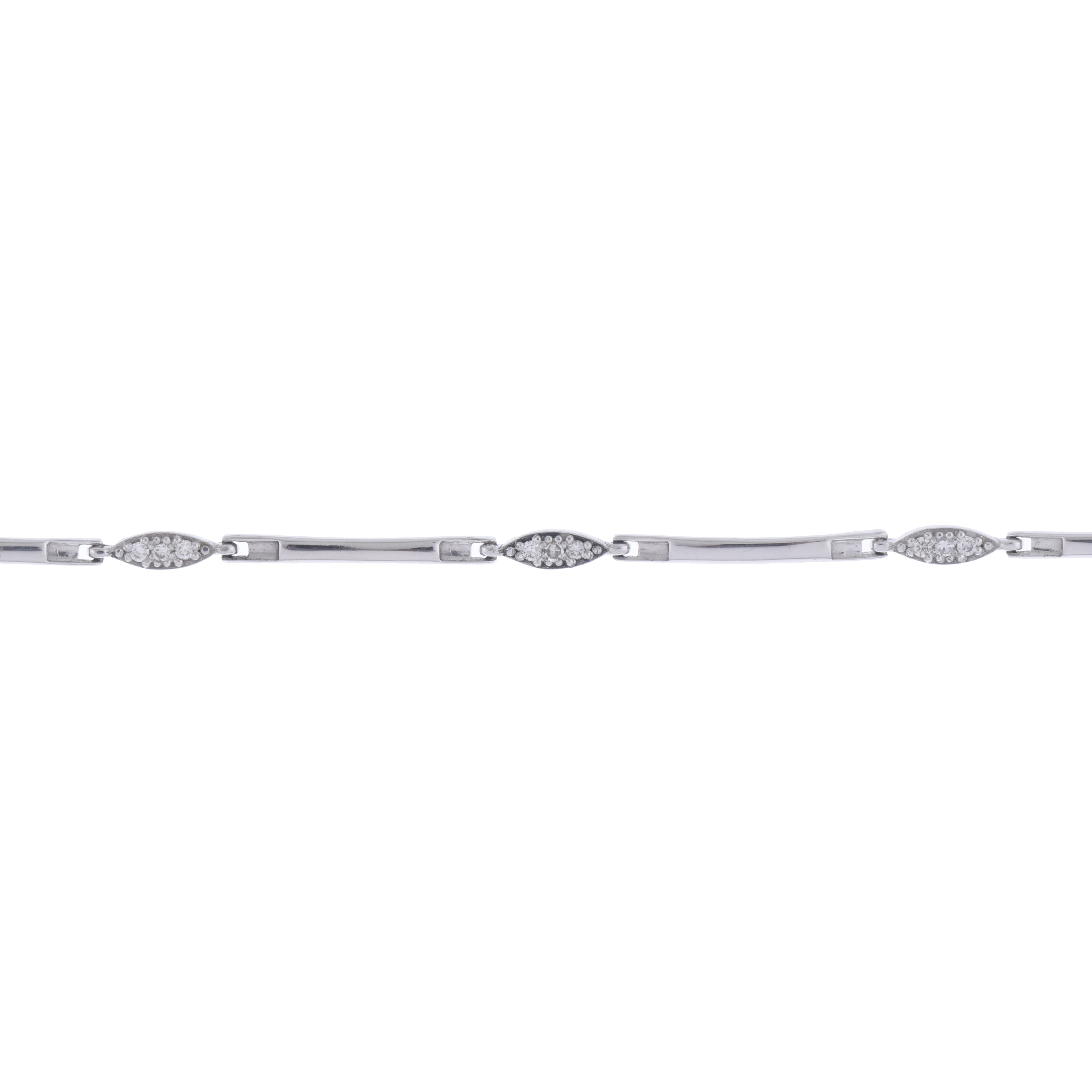 Pulsera semi rígida con diamantes.