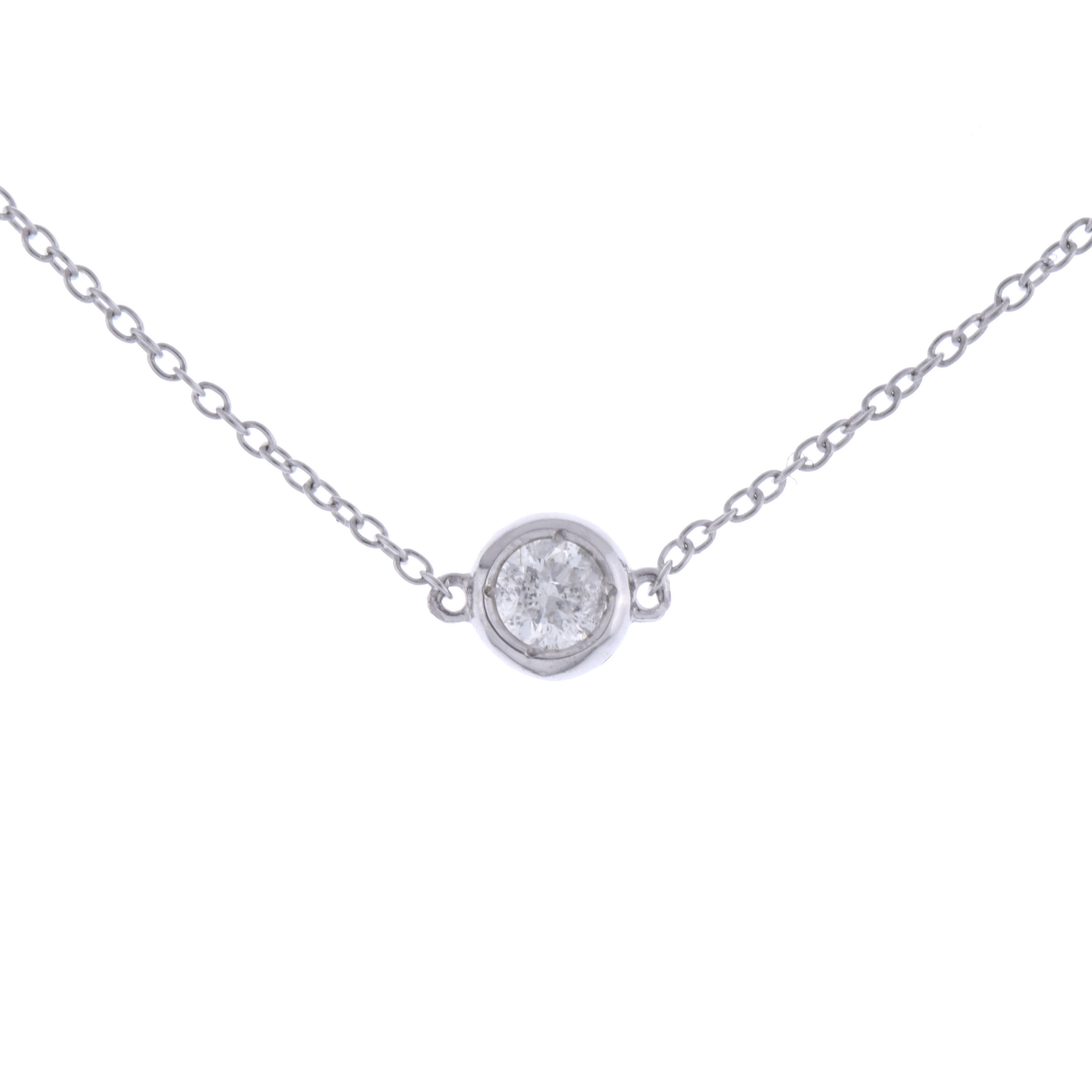 Gargantilla con chatones de diamantes.