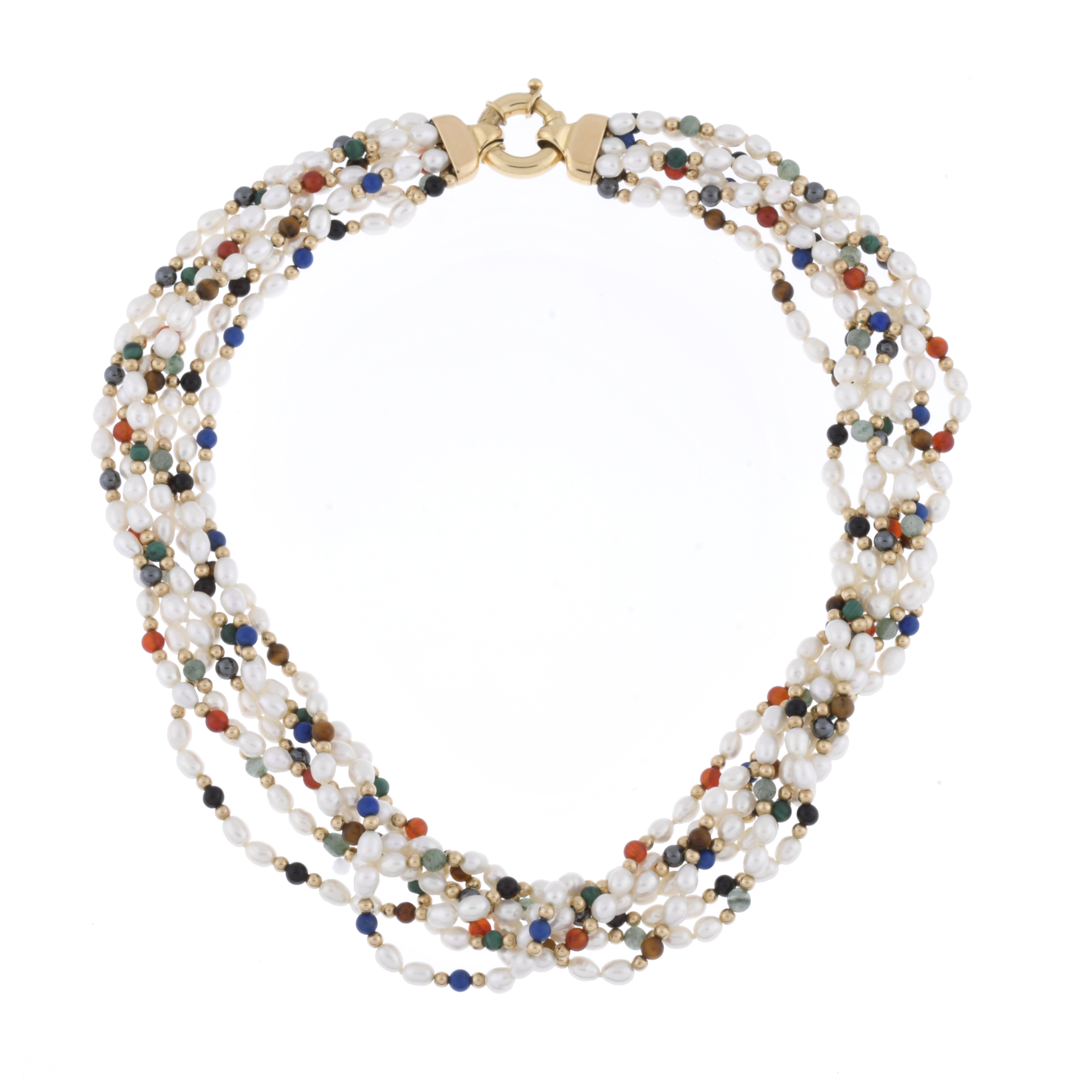 Collar de perlas de siete hilos y pedrería multicolor.