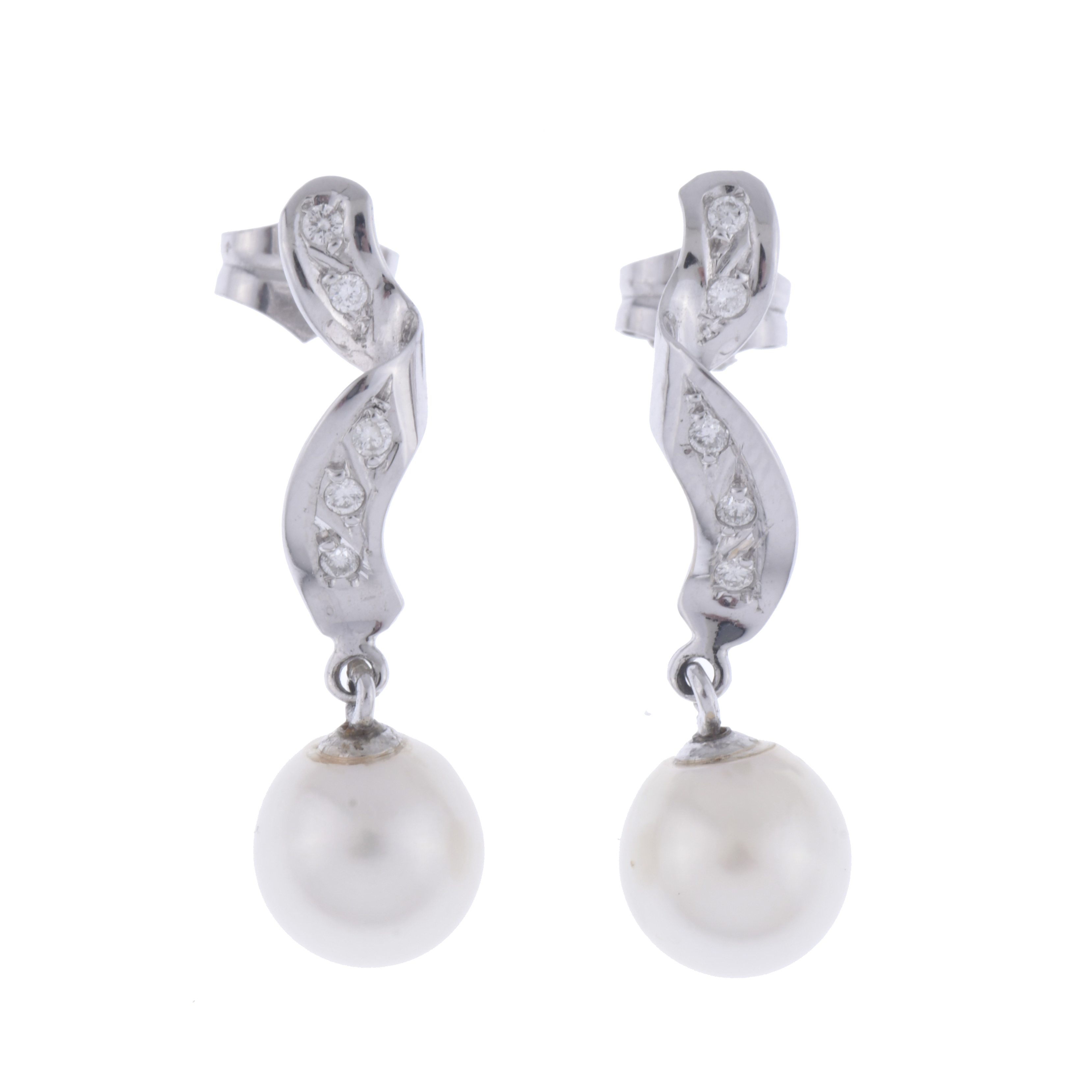 Long earrings with a spiral of diamonds and pearls.