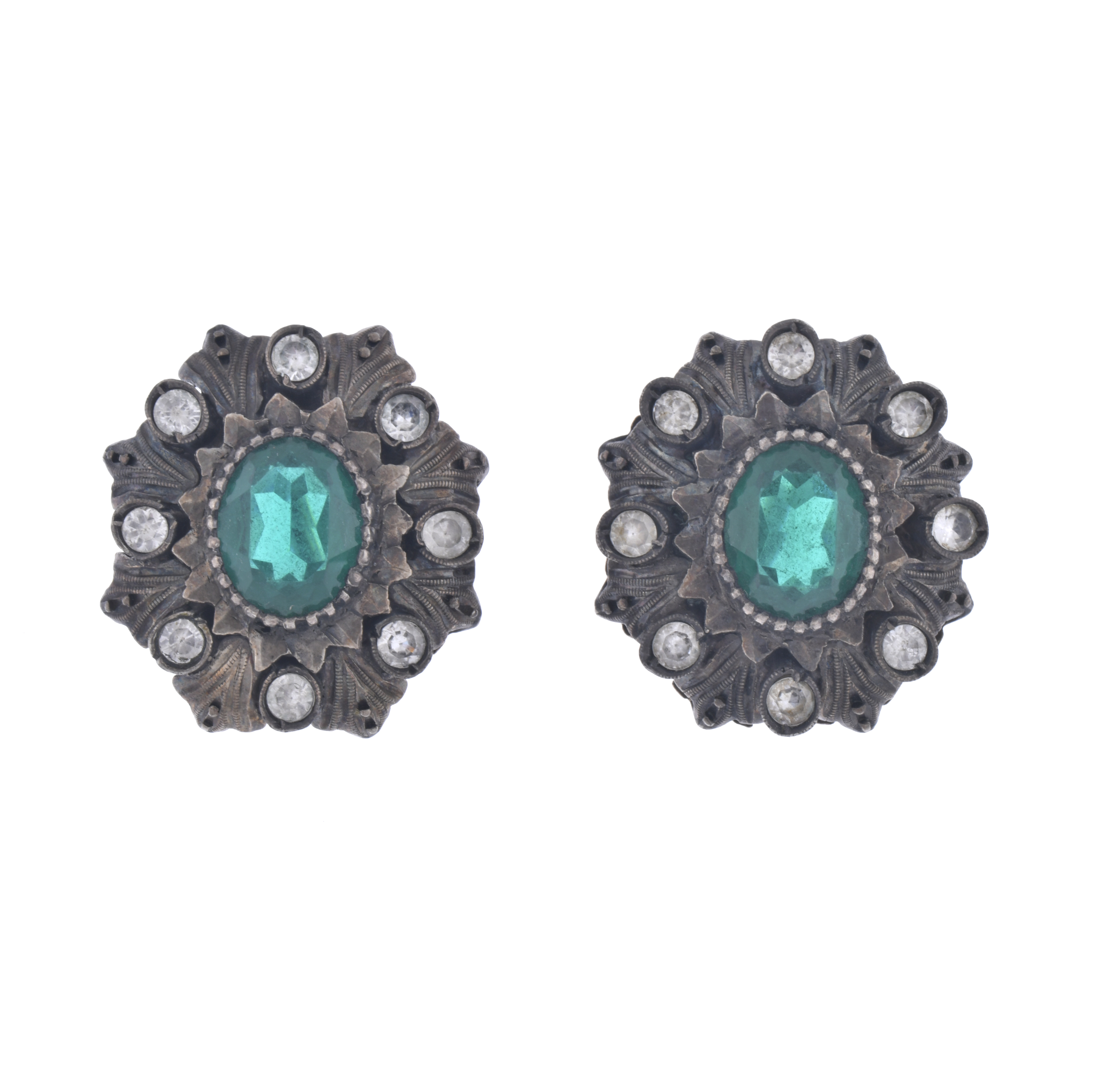 &#39;Noucentista&#39; earrings with emeralds and diamonds.
