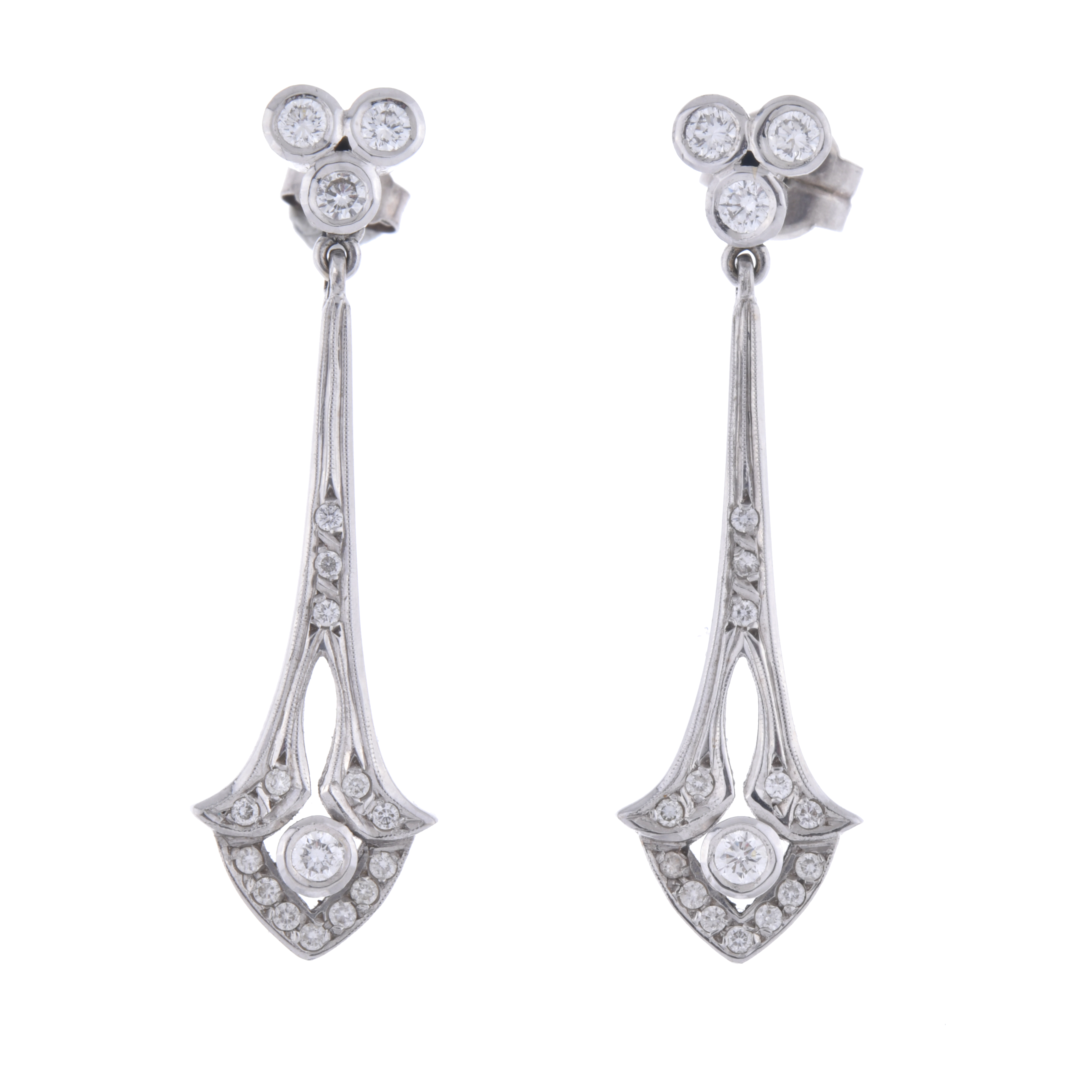 Art Déco earrings with diamonds.