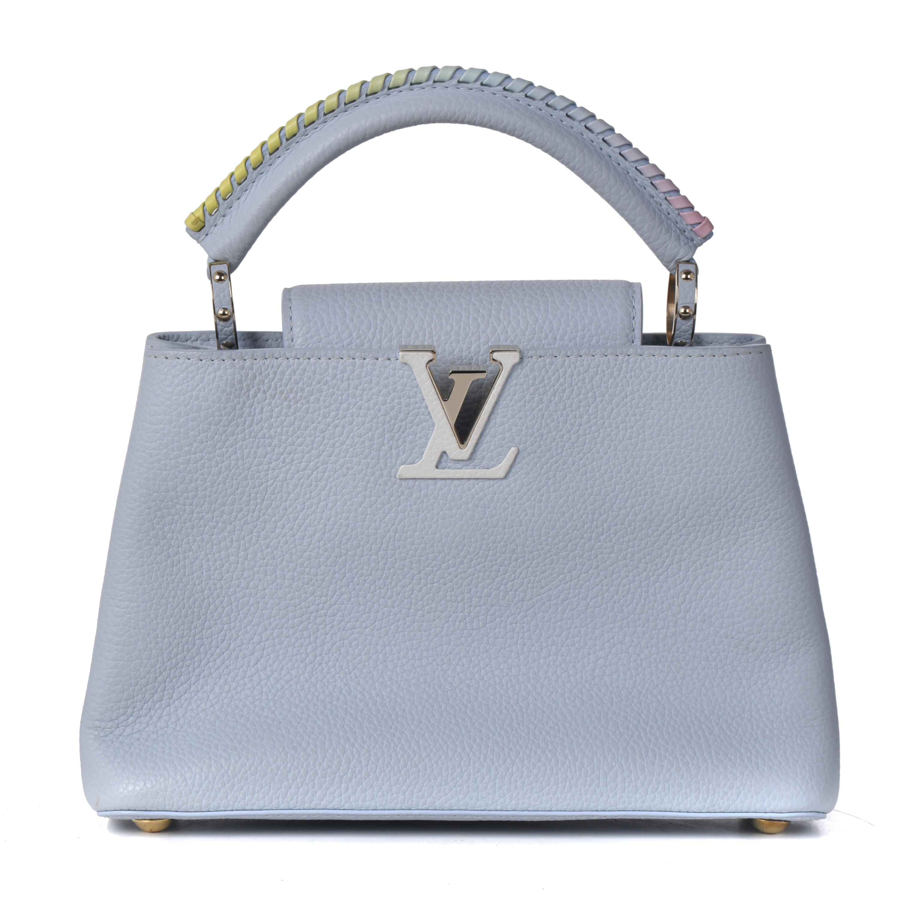 LOUIS VUITTON. Bolso Capucines BB. 