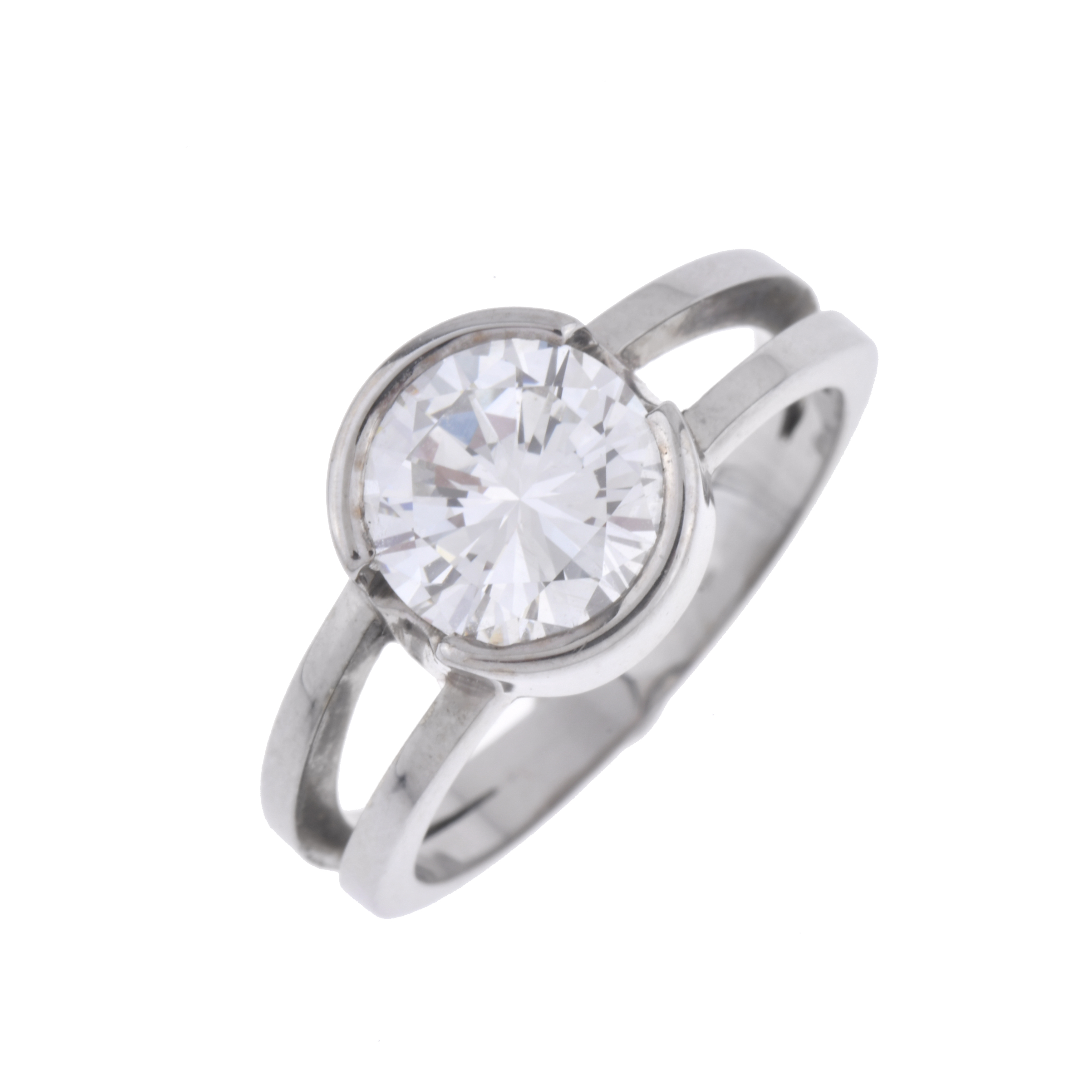 Anillo solitario con diamante.
