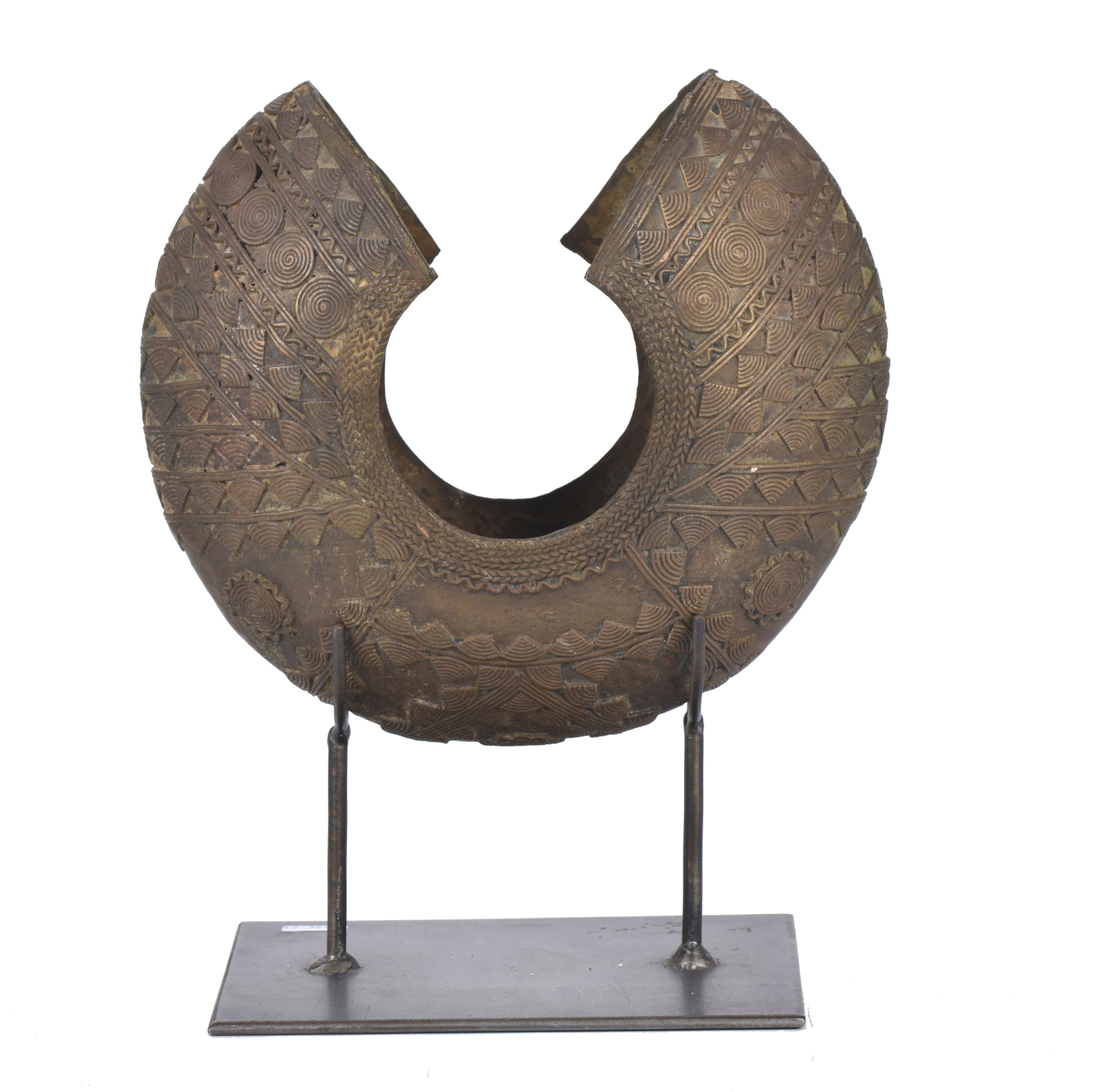 ESCUELA AFRICANA, SIGLO XX.   Brazalete, probabalemente de 